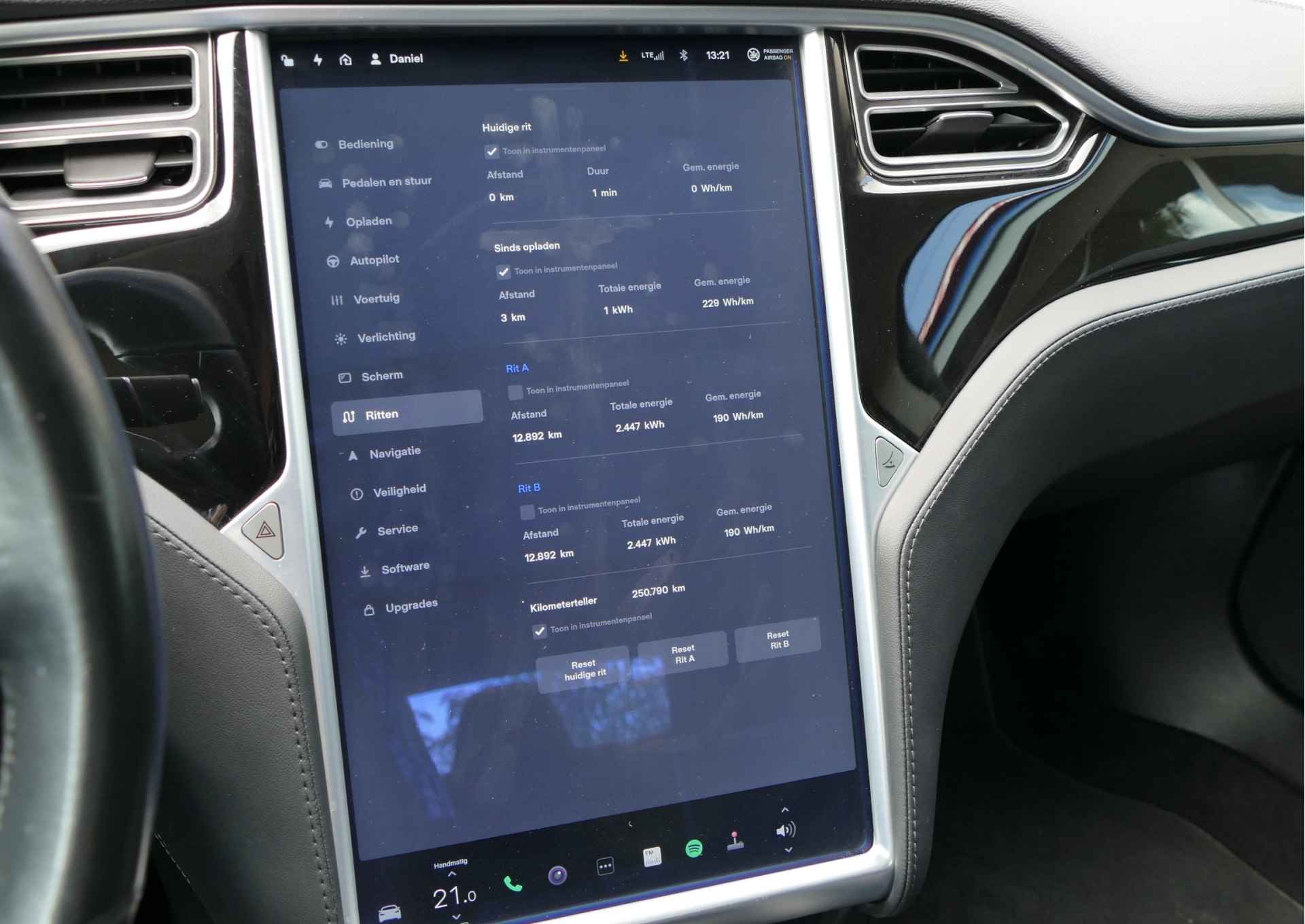 Tesla Model S 70D | elektrisch panoramadak | FREE CHARGE | stoelverwarming | camera - 50/61