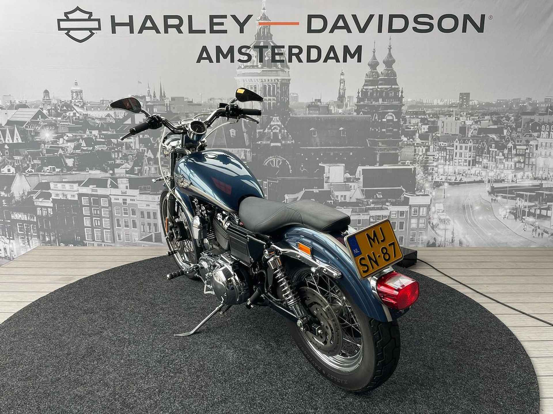 Harley-Davidson XL1200 C Custom - 6/8