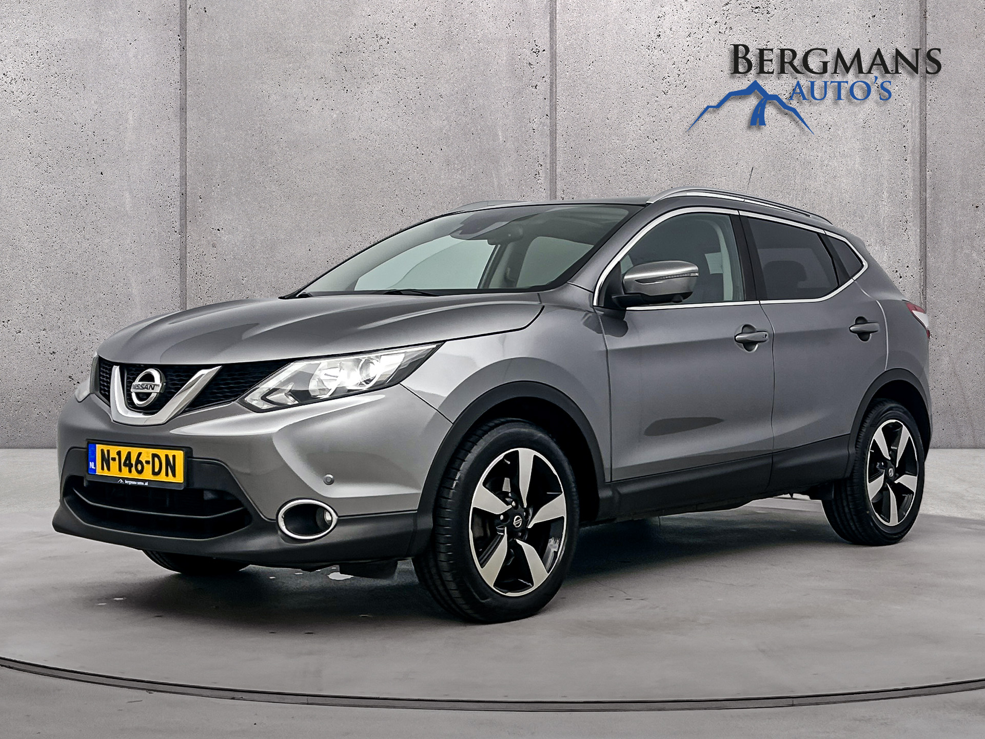 Nissan QASHQAI 1.2 Connect Edition // PANORAMA // TREKHAAK // KEYLESS //