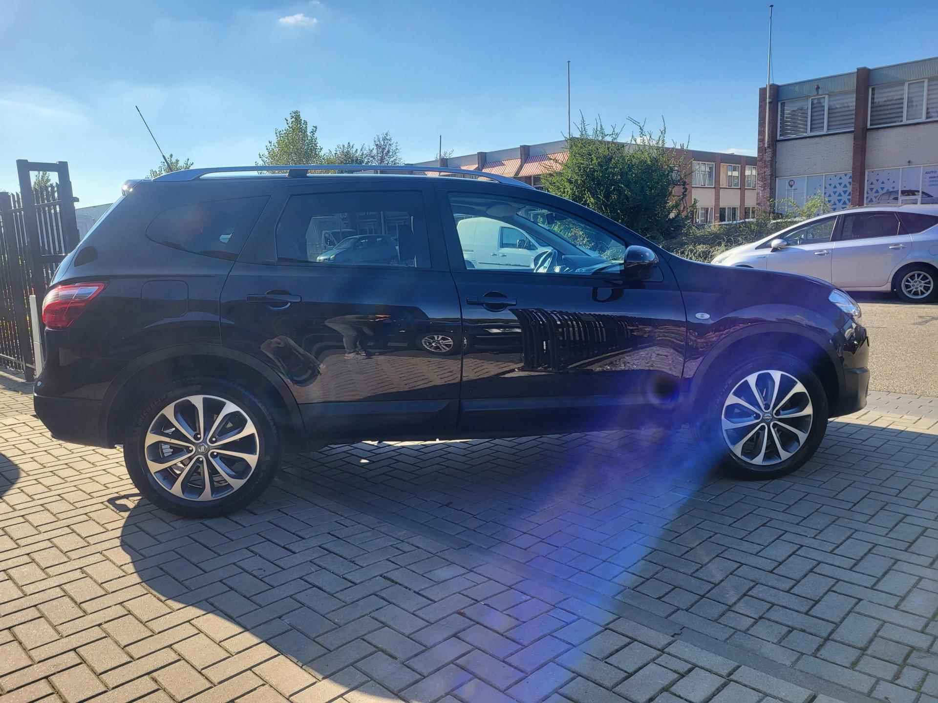 Nissan Qashqai +2 2.0 Tekna, 7 persoons, trekhaak, leer, navi - 7/28