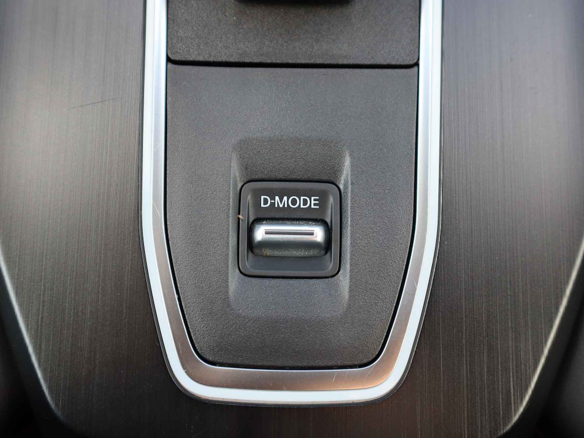 Nissan Qashqai 1.3 MHEV X-tronic N-Connecta / Digitale Cockpit / 360° camera / - 24/33