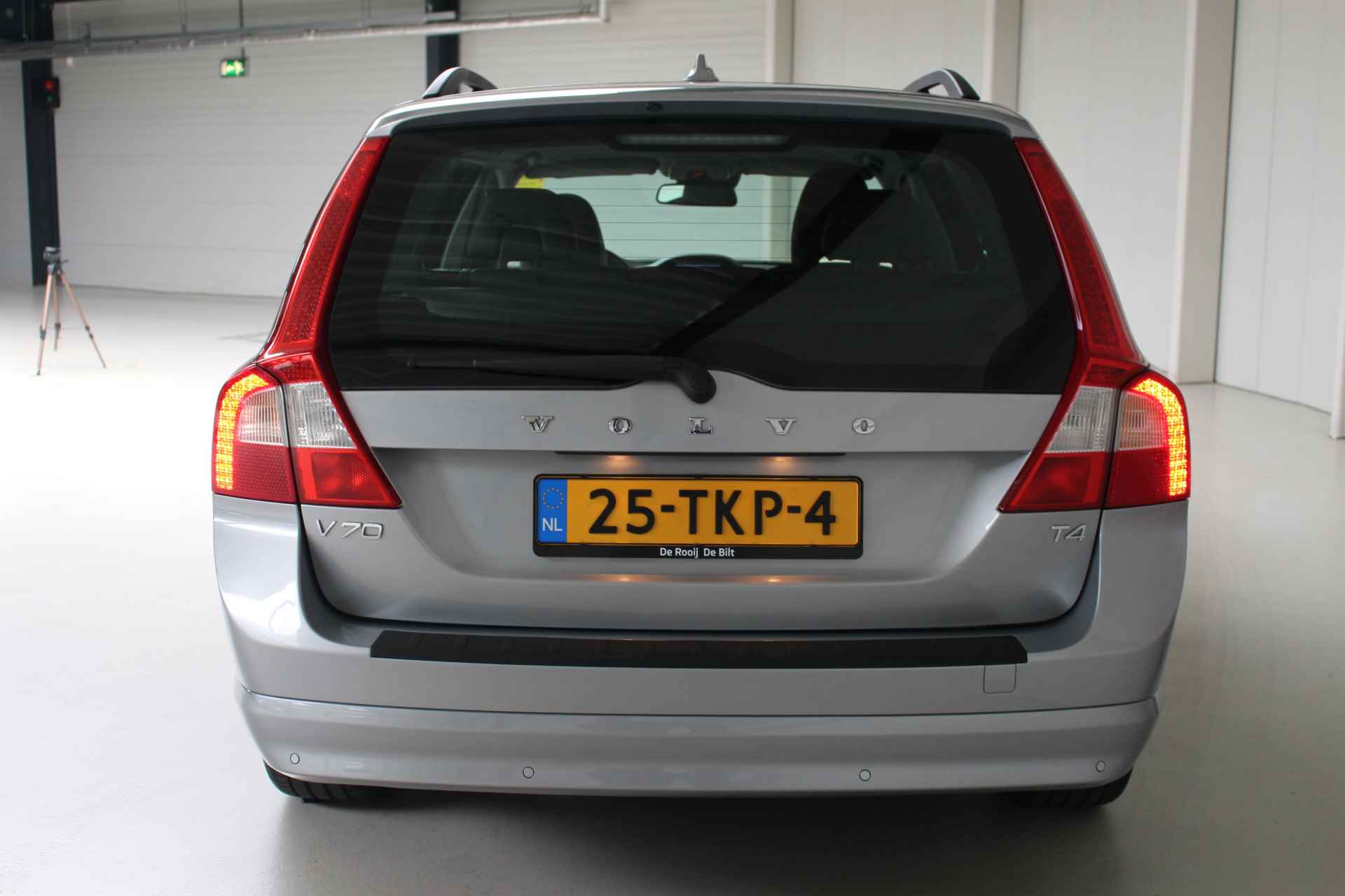 Volvo V70 1.6 T4 Limited Edition Automaat Leder | Cruise Control | El. achterklep | Xenon | Dakrails - 4/27