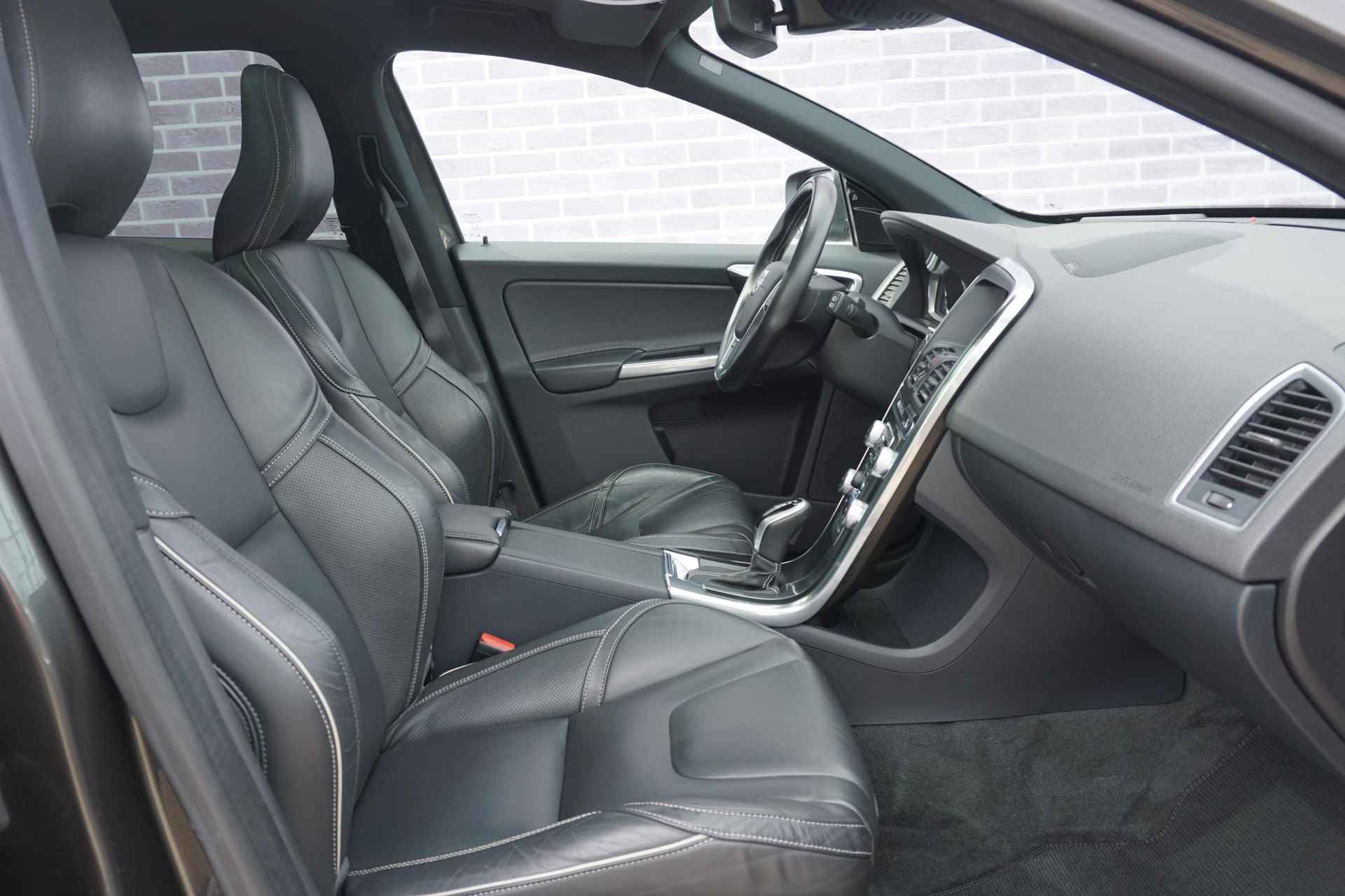 Volvo XC60 2.0 T6 AWD R-Design | Uniek | Pine Grey | Blis | Adaptieve Cruise Controle | Panorama-Schuifdak | VOL - 7/35