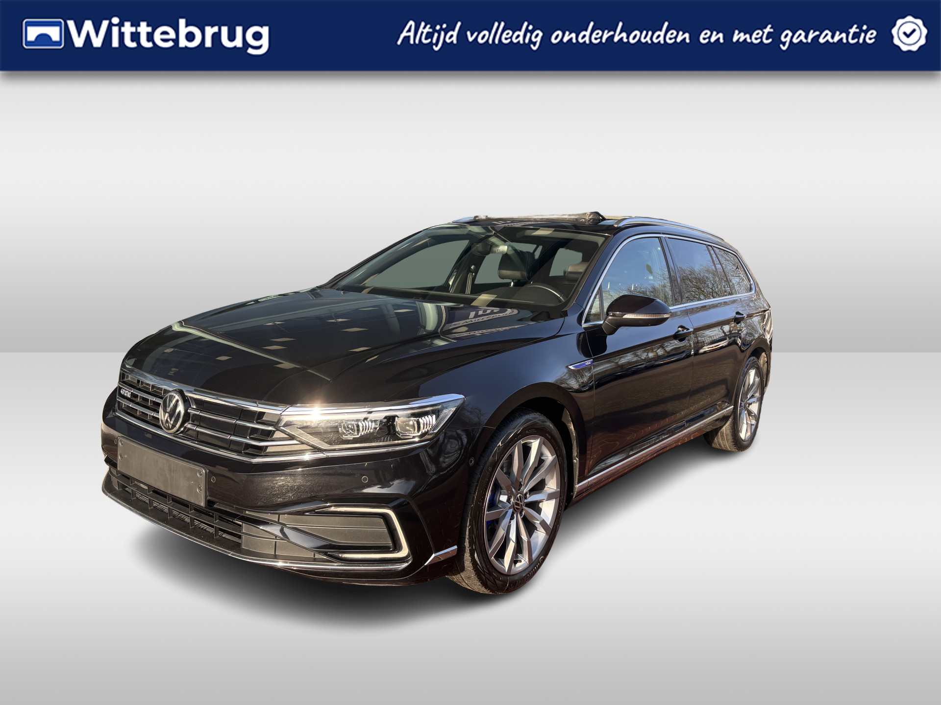 Volkswagen Passat Variant 1.4 TSI PHEV GTE Business / Panorama dak / 18 Inch / Leer / Zwenkbare trekhaak / Led Matrix / Virtual Cockpit / Memory Seat + Massage