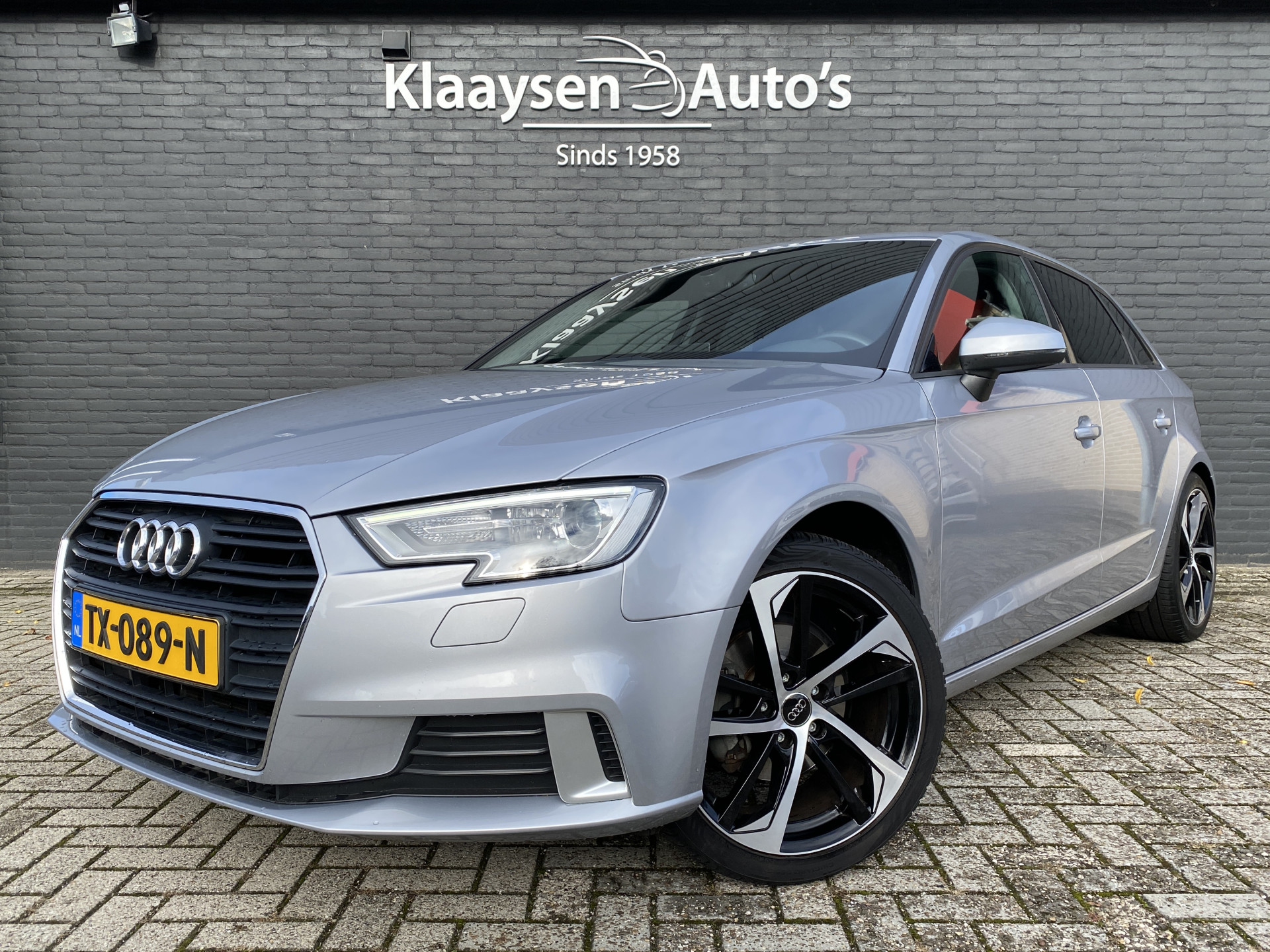 Audi A3 Sportback 1.5 TFSI CoD 150 pk Sport S Line Edition AUT. | dealer onderh. | navigatie | sportstoelen | trekhaak | privacy glas