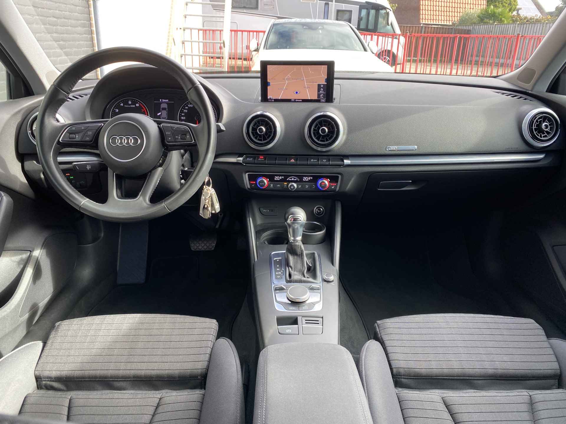 Audi A3 Sportback 1.5 TFSI CoD 150 pk Sport S Line Edition AUT. | dealer onderh. | navigatie | sportstoelen | trekhaak | privacy glas - 19/45