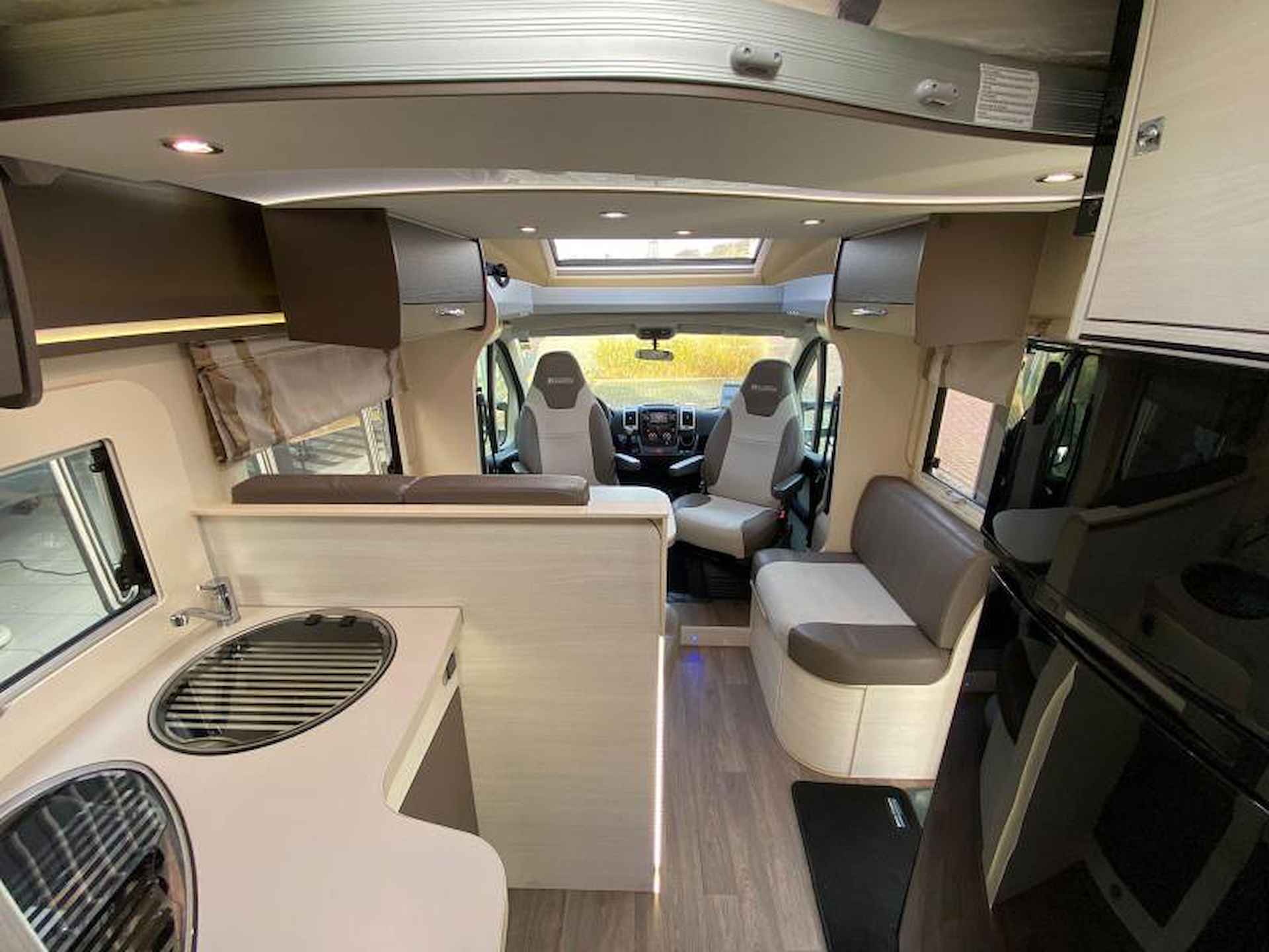 Chausson Titanium 718 XLB Queensbed Hefbed 41000 km - 15/22