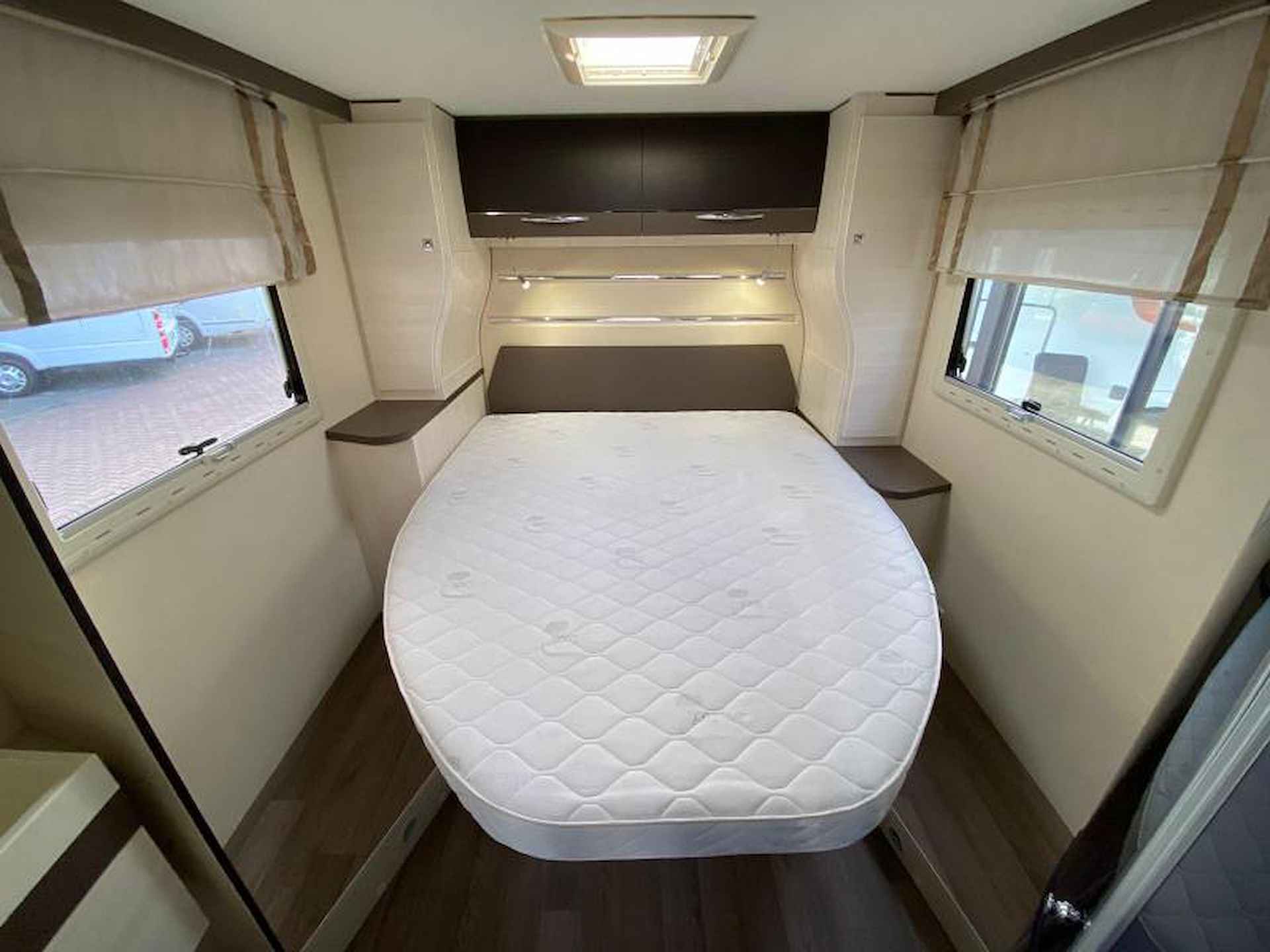 Chausson Titanium 718 XLB Queensbed Hefbed 41000 km - 16/22