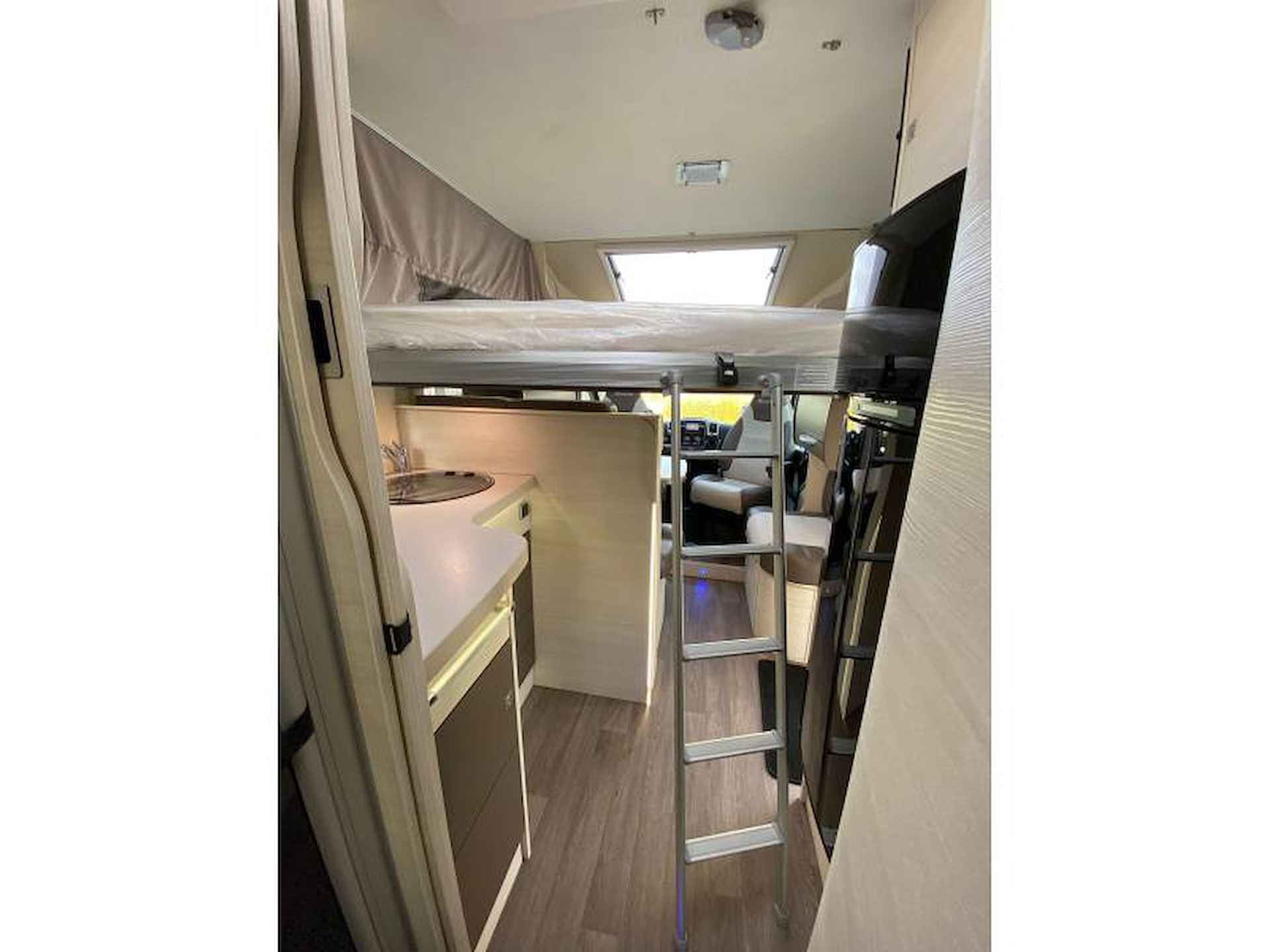 Chausson Titanium 718 XLB Queensbed Hefbed 41000 km - 17/22