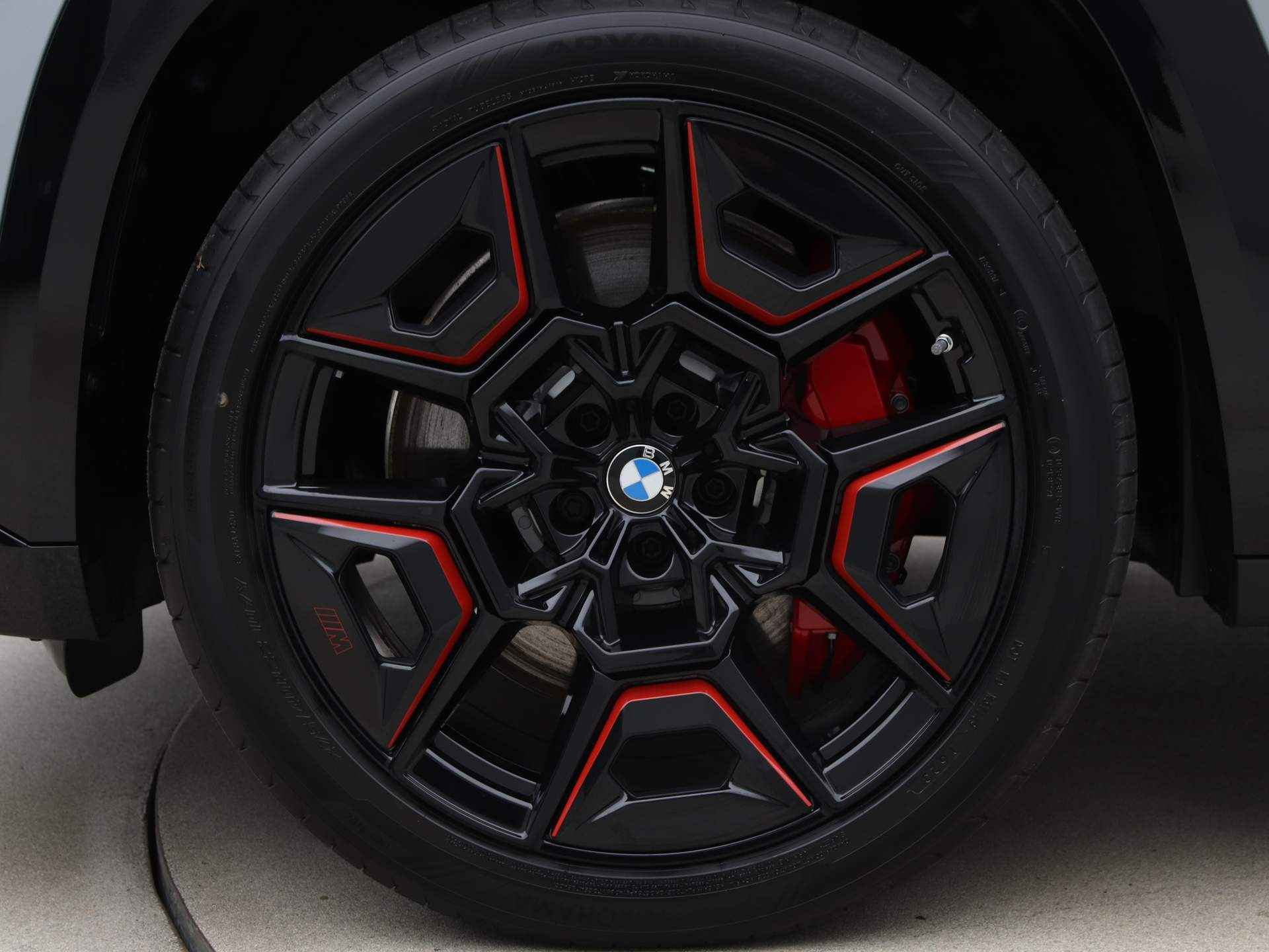 BMW XM xDrive Label Red - 22/22