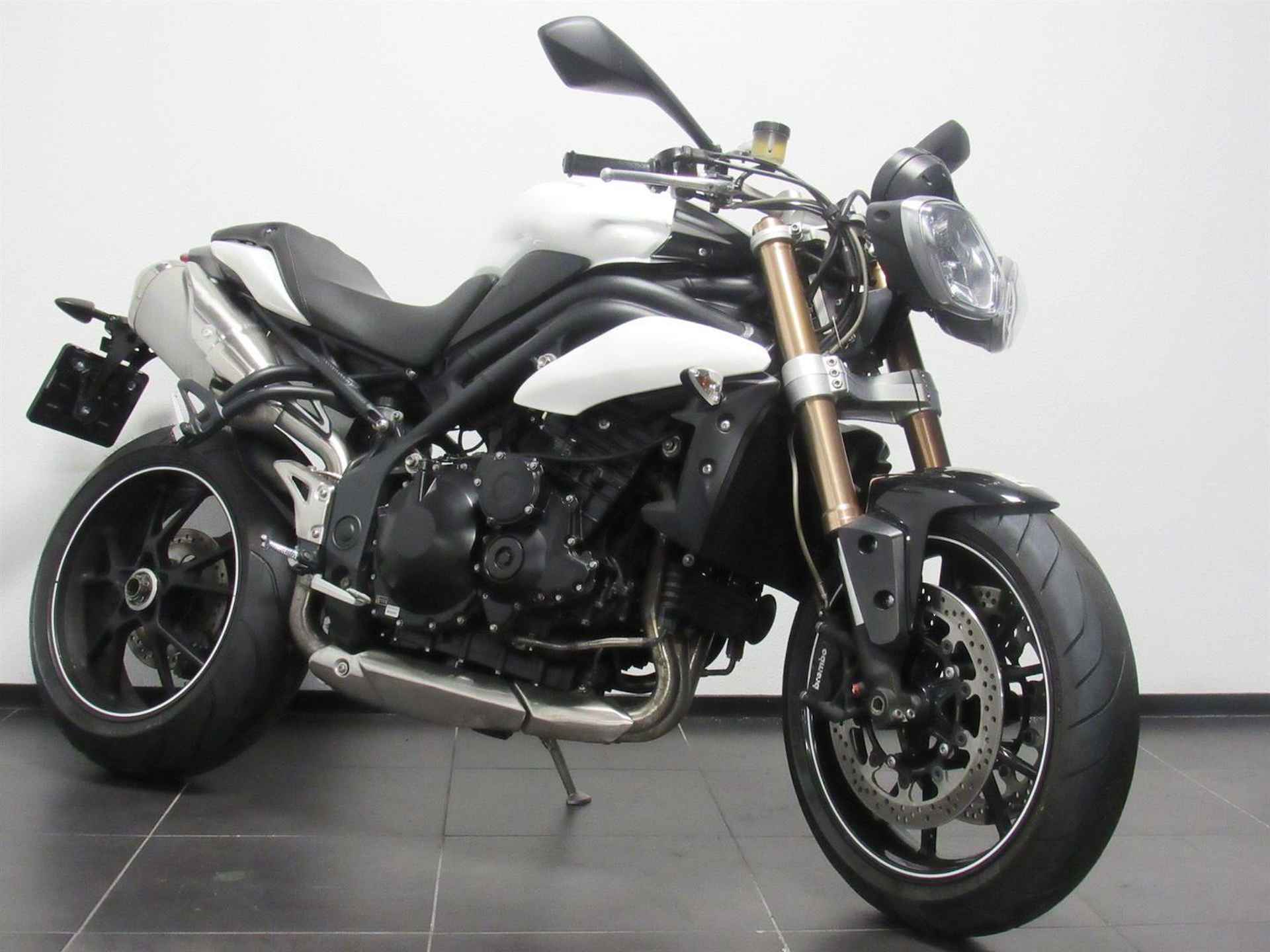 Triumph SPEED TRIPLE 1050 ABS - 2014 - 2/13