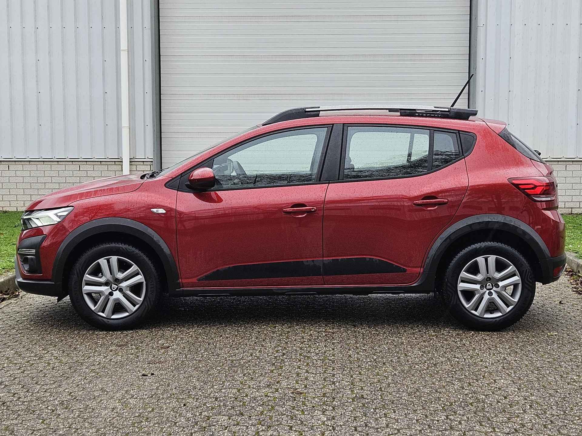 Dacia Sandero Stepway 1.0 TCe 90 Comfort / 1e Eigenaar / Dealer Onderhouden / All Season Banden / Draadloos Carplay / Android Auto / Sensoren Achter / Cruise Control / LED Lampen / - 10/42