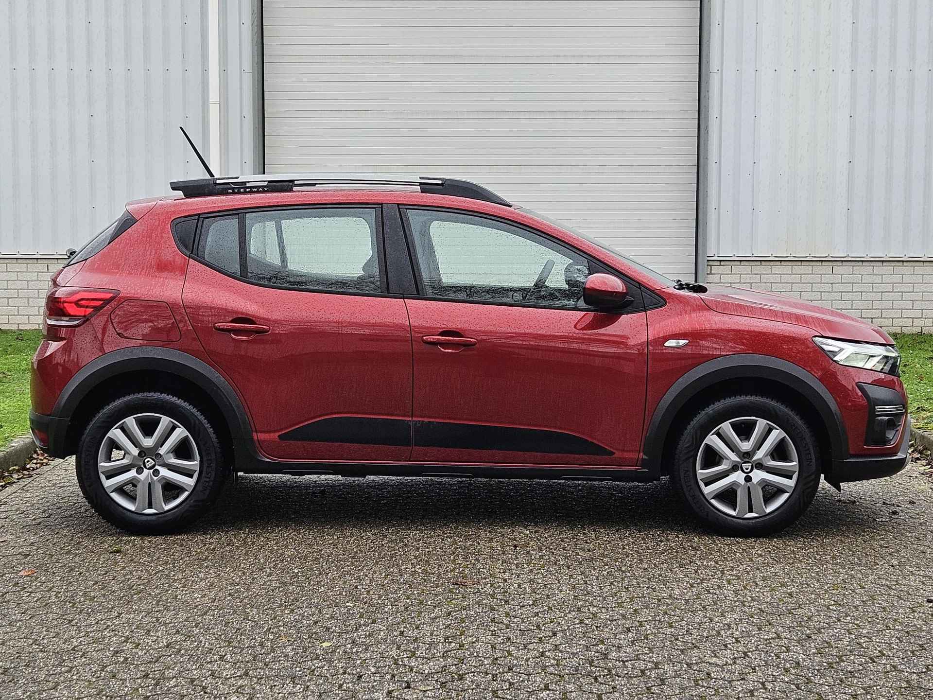 Dacia Sandero Stepway 1.0 TCe 90 Comfort / 1e Eigenaar / Dealer Onderhouden / All Season Banden / Draadloos Carplay / Android Auto / Sensoren Achter / Cruise Control / LED Lampen / - 19/42