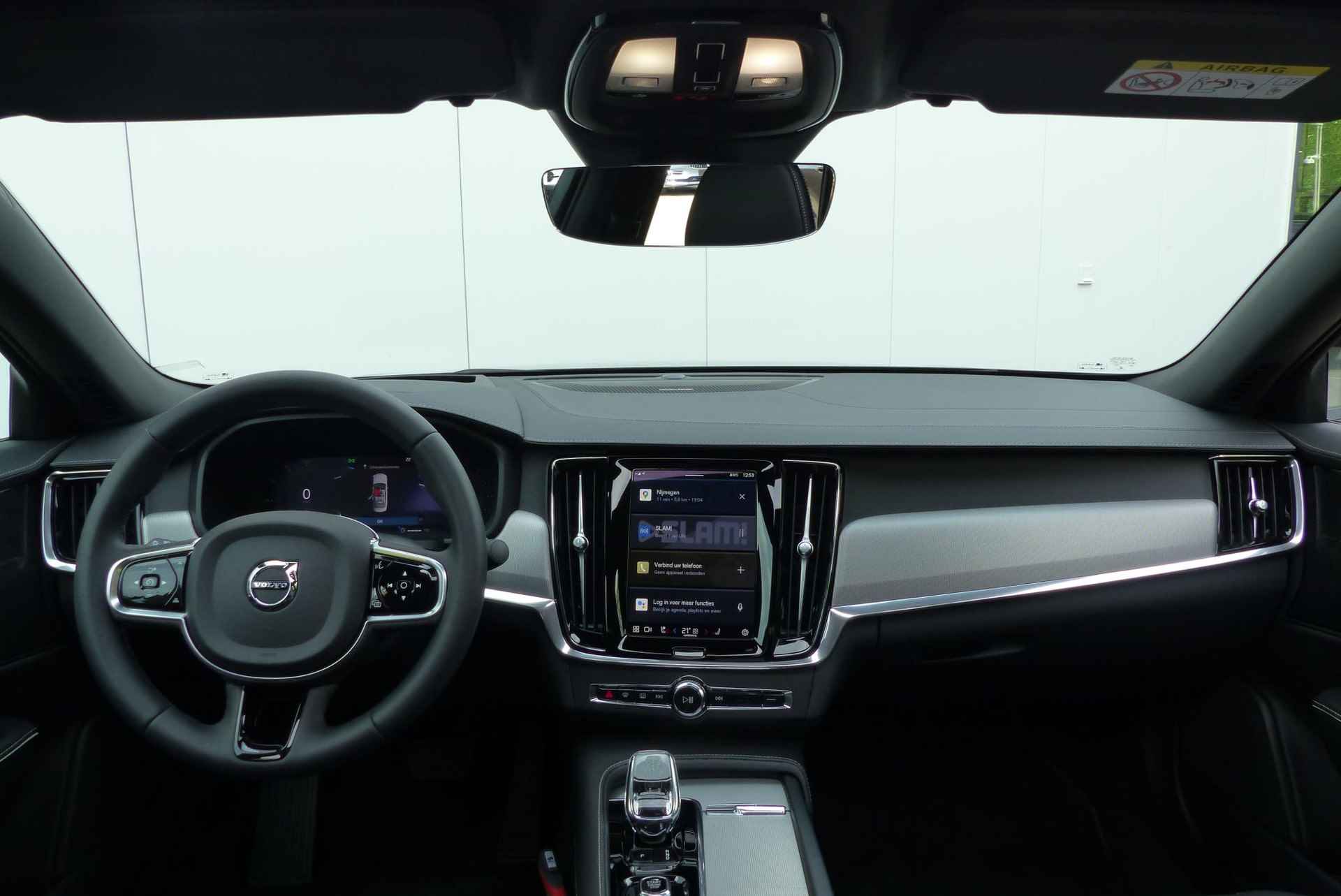 Volvo S90 B5 251PK AUT8 Ultimate Dark Adaptieve Cruise Control met Pilot Assist, Elektrisch bedienbaar panoramisch schuif-/kanteldak, Premium audio by Harman Kardon, Elektrisch bedienbare voorstoelen, Verwarmbare voorstoelen + stuurwiel, Verwarmbare achterbank, Park Assist voor + achter, Parkeercamera, 360° camera, Head-Up display, Blind Spot Information System, Keyless entree, 4-Zone Climate Control, Apple CarPlay/Android Auto, 20'' Lichtmetalen wielen - 5/27