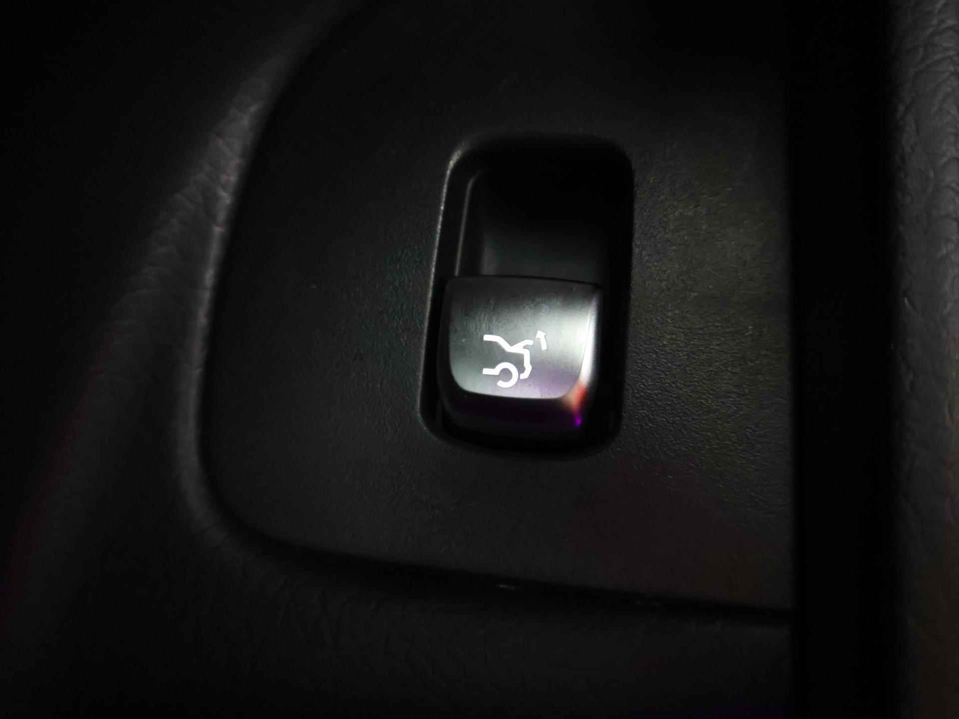 Mercedes-Benz E-klasse 200 Business Solution AMG | Widescreen cockpit| Comand Navigatie | Parkeercamera | Led-high performance | DAB+ | - 38/43