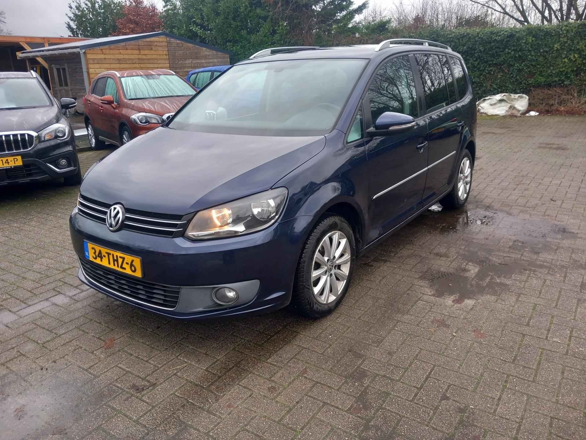 Volkswagen Touran 1.2 TSI Highline BlueMotion trekh navi - 2/18