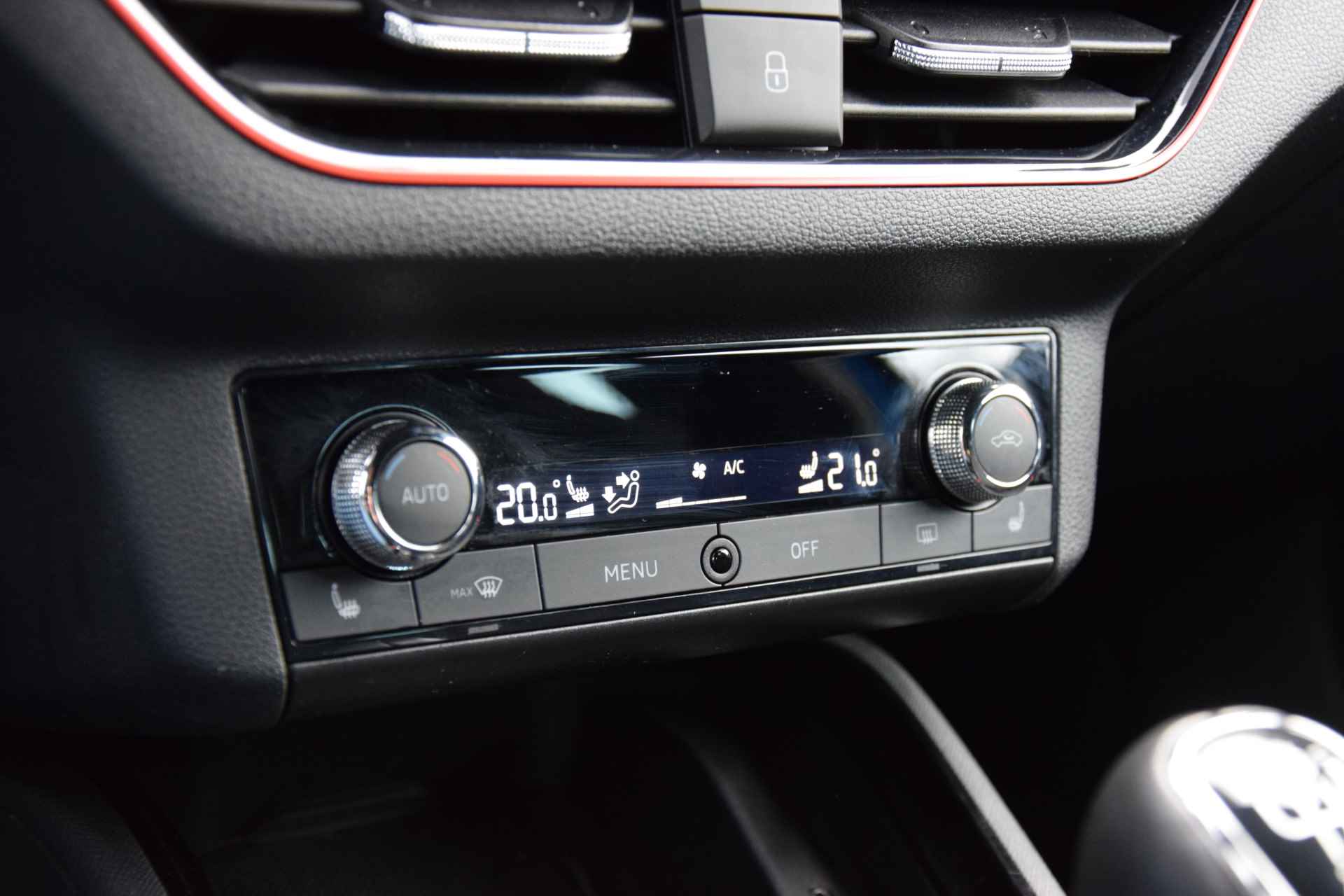Škoda Scala 1.0 TSI 116PK Sport Business | NL Auto | BOVAG Garantie | Full LED | Stoelverwarming | PDC Achter | Sportstoelen | Apple Carplay/Android Auto | - 24/40