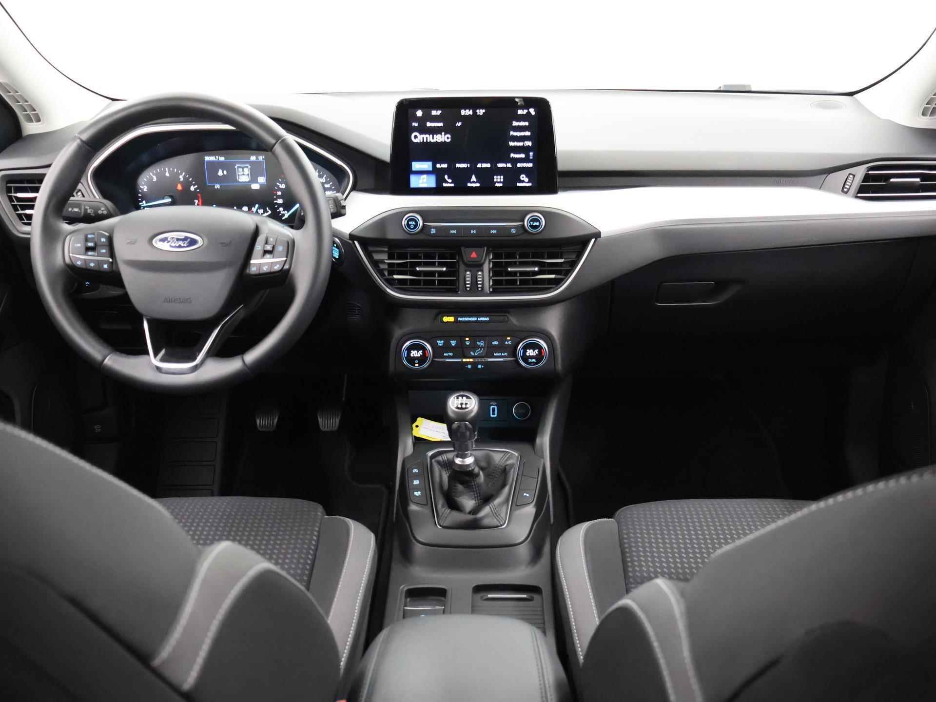 Ford Focus Wagon 1.0 EcoBoost Trend Edition Business | Navigatie| Parkeersensoren | Climate control | Bluetooth | Apple Carplay | Lane Assist | Cruise Control - 9/34