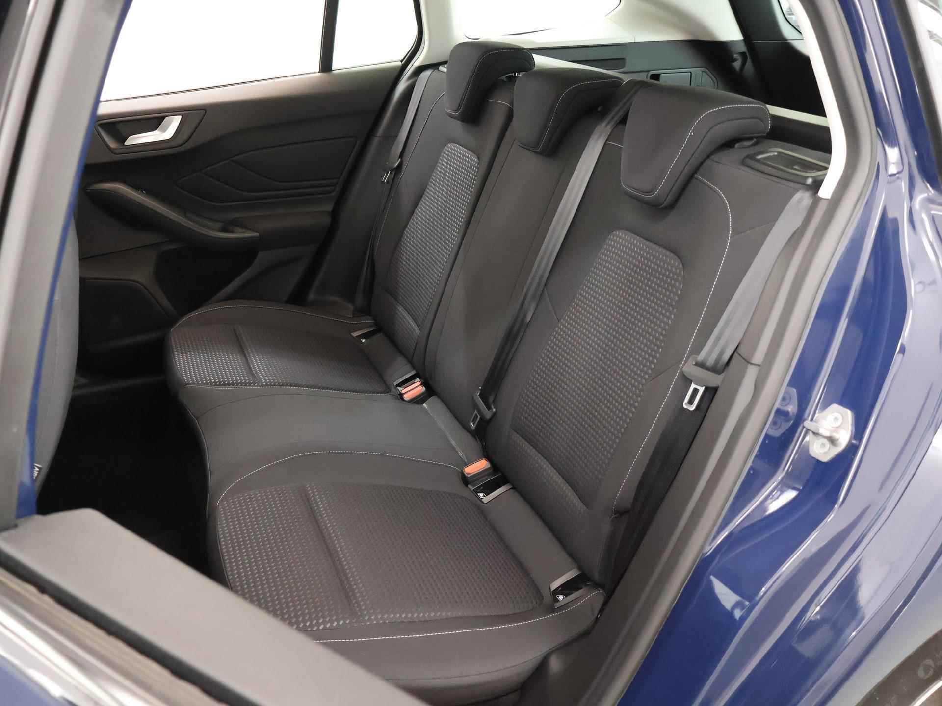 Ford Focus Wagon 1.0 EcoBoost Trend Edition Business | Navigatie| Parkeersensoren | Climate control | Bluetooth | Apple Carplay | Lane Assist | Cruise Control - 12/34