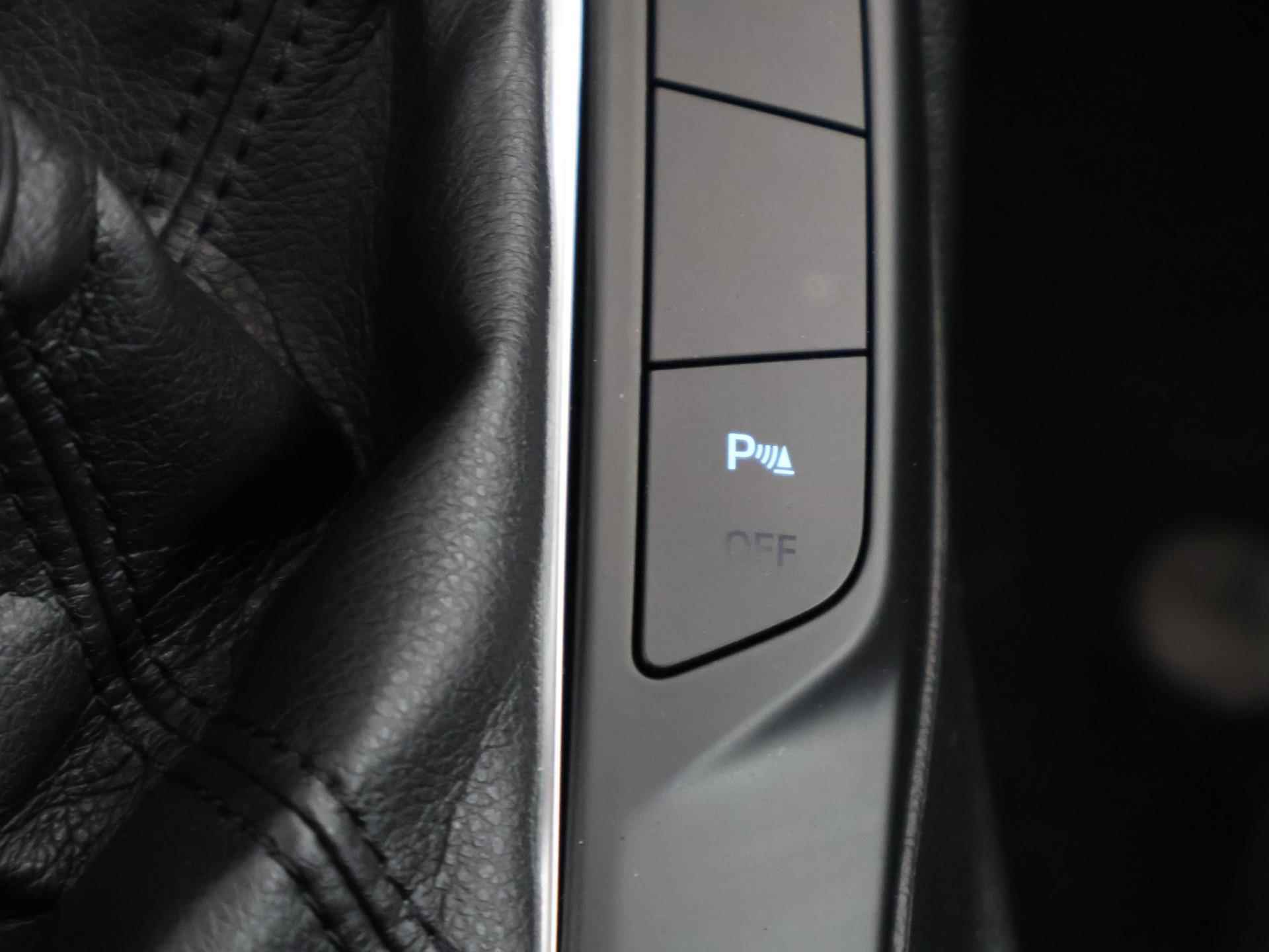 Ford Focus Wagon 1.0 EcoBoost Trend Edition Business | Navigatie| Parkeersensoren | Climate control | Bluetooth | Apple Carplay | Lane Assist | Cruise Control - 19/34