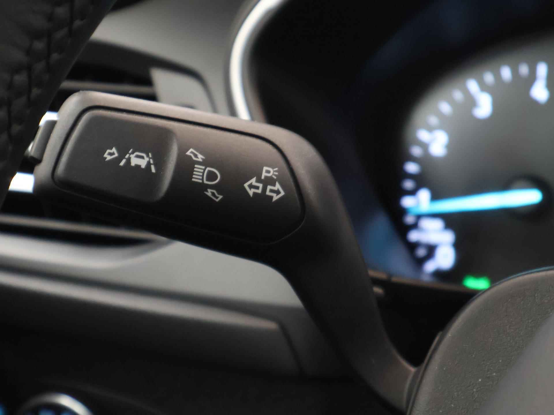 Ford Focus Wagon 1.0 EcoBoost Trend Edition Business | Navigatie| Parkeersensoren | Climate control | Bluetooth | Apple Carplay | Lane Assist | Cruise Control - 29/34
