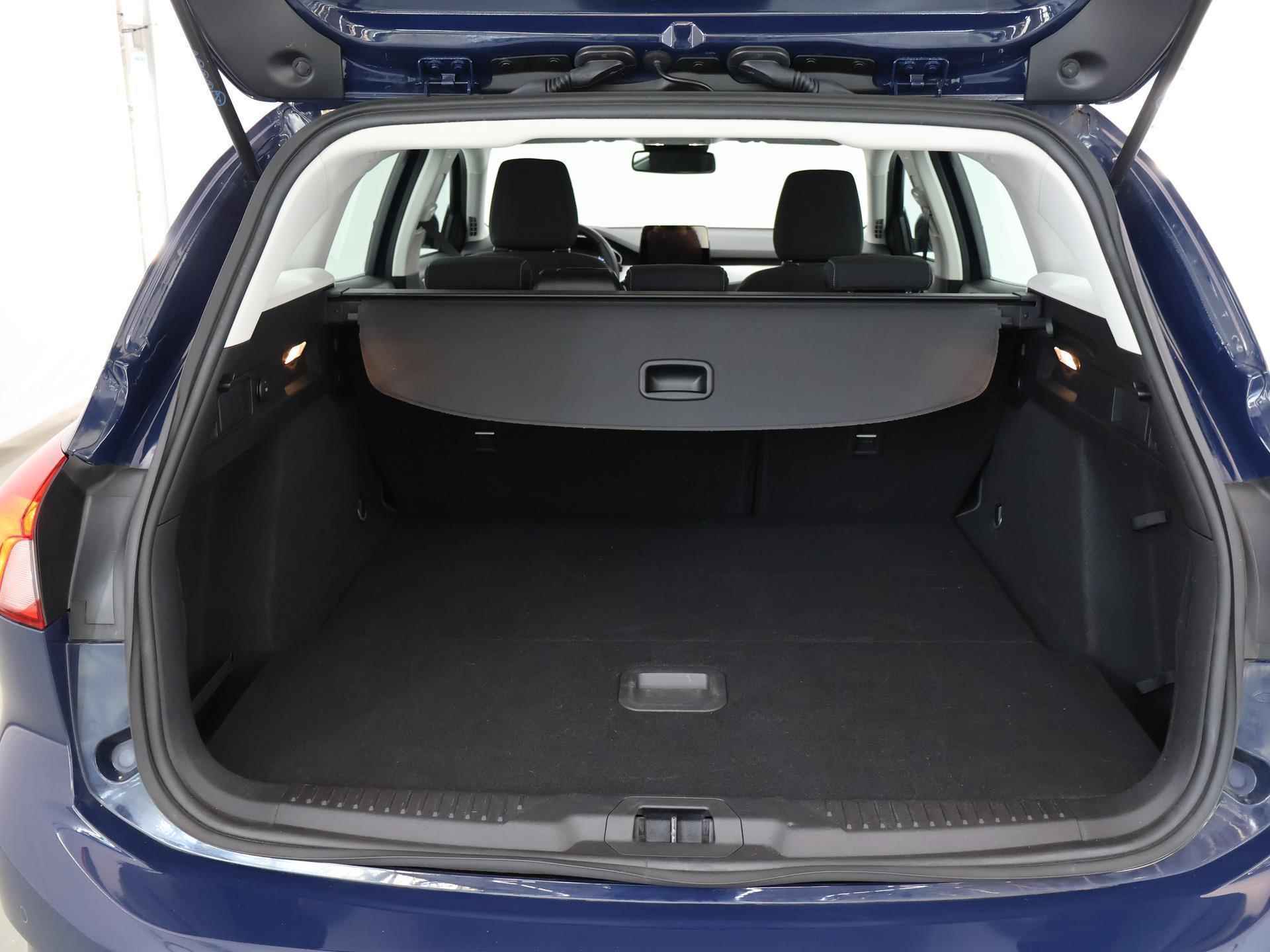 Ford Focus Wagon 1.0 EcoBoost Trend Edition Business | Navigatie| Parkeersensoren | Climate control | Bluetooth | Apple Carplay | Lane Assist | Cruise Control - 32/34
