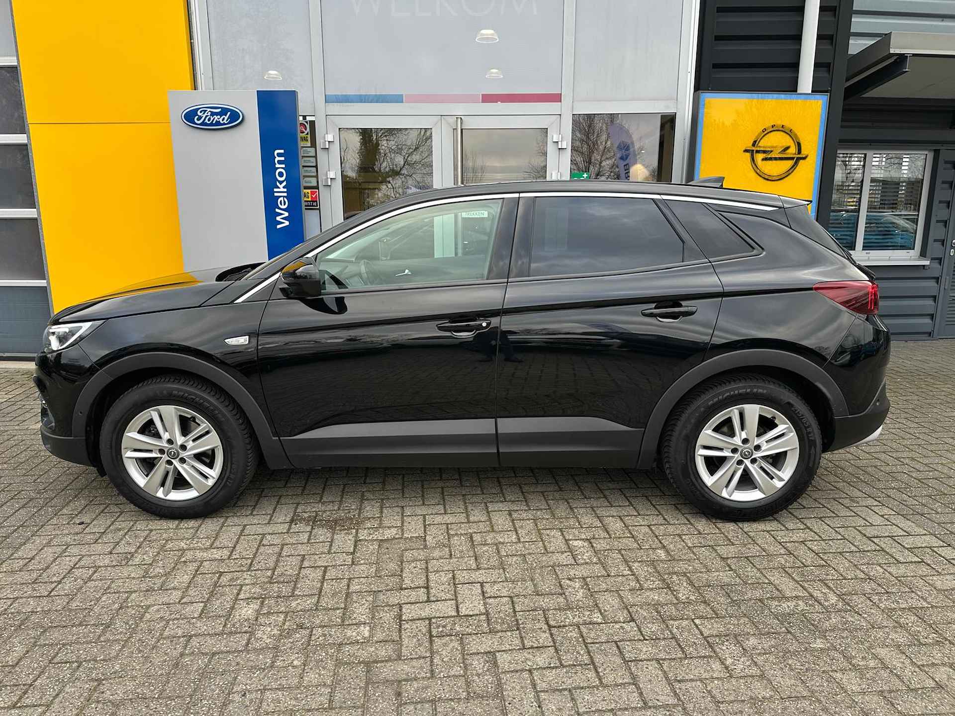 Opel Grandland X 1.2 Turbo 130PK Business Executive | TREKHAAK| NAVIGATIE| PARKEERSENSOREN V+A| CRUISE CONTROL| - 4/36