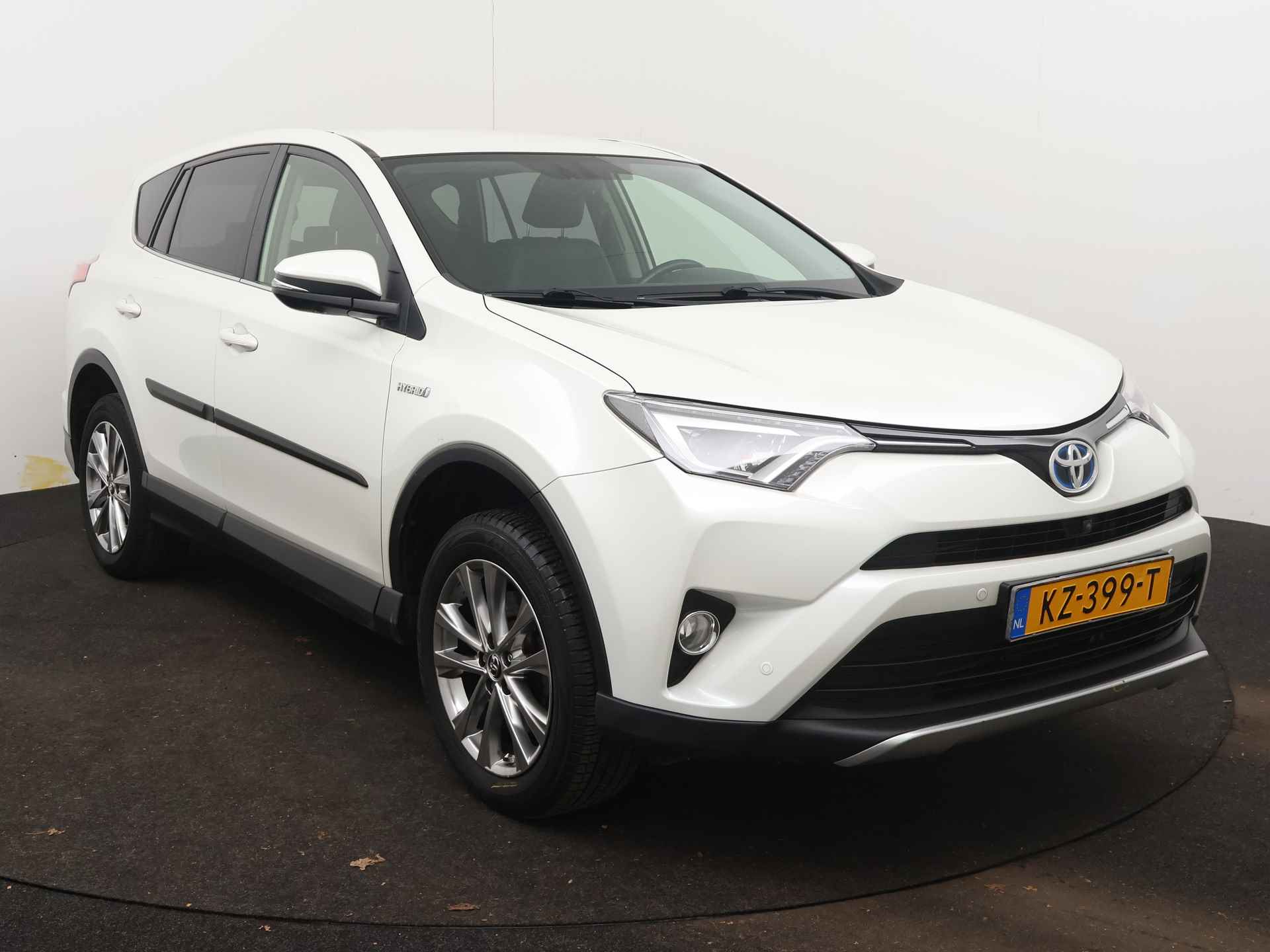 Toyota RAV4 2.5 Hybrid AWD Executive Business | Parkeersensoren | Trekhaak | Navigatie | Camera | Stoelverwarming | - 29/46