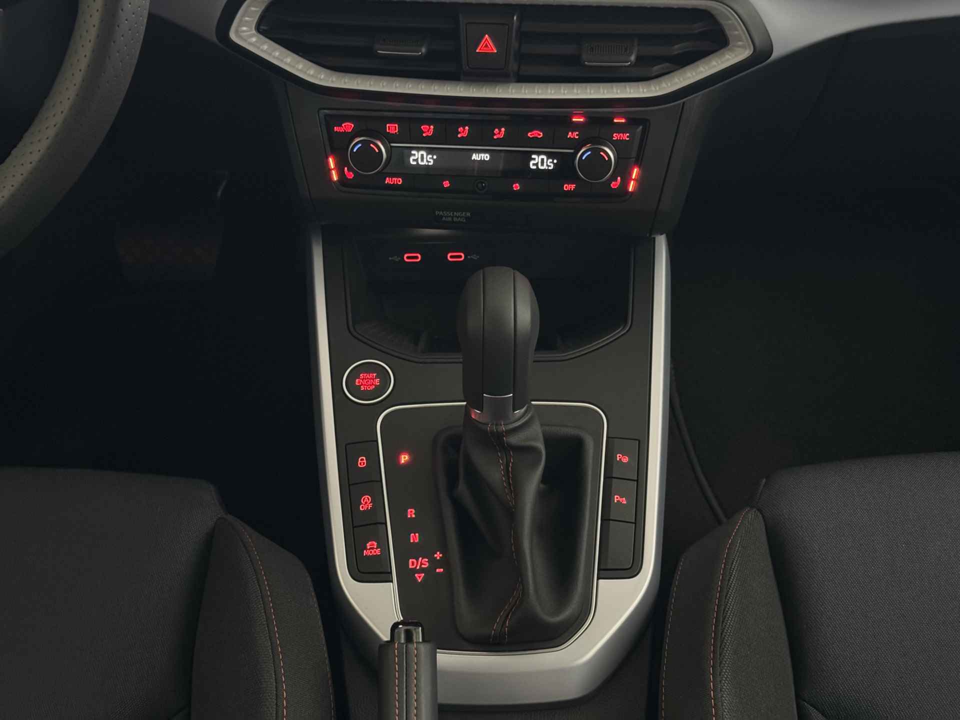 SEAT Arona TSI FR BI-COLOR 115PK LED VIR.COCKPIT CAMERA ADAP.CRUISE 17''LMV 07/2024 10x Seat Arona op voorraad - 24/75