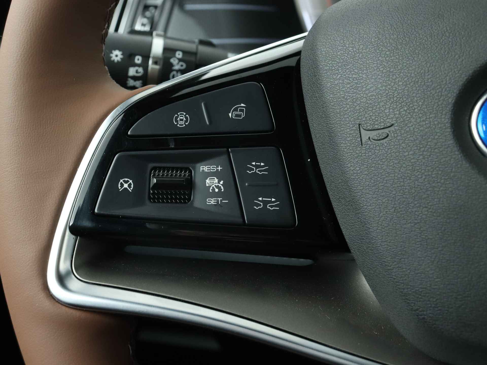 BYD TANG AWD Executive 86 kWh NIEUW | €10.000 Voorraad Voordeel | Direct Rijden | Nieuw | Stoelverwarming | Schuif/Kanteldak | 7 zitter | Elektrisch | - 22/45