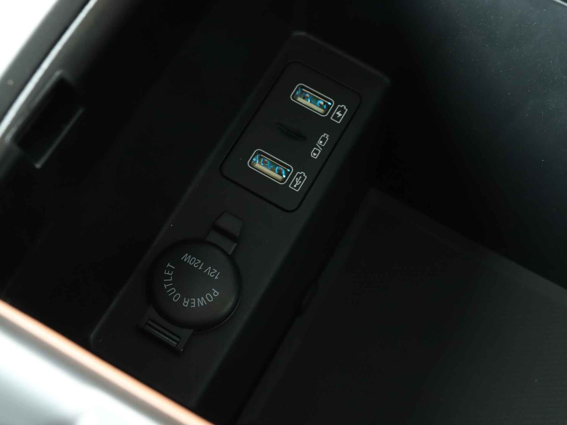BYD TANG AWD Executive 86 kWh NIEUW | €10.000 Voorraad Voordeel | Direct Rijden | Nieuw | Stoelverwarming | Schuif/Kanteldak | 7 zitter | Elektrisch | - 30/45