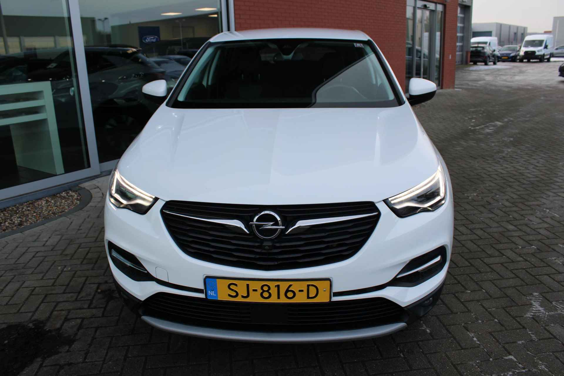 Opel Grandland X 1.6 CDTi Business Executive | Trekhaak | Climate Control | AGR Stoelen | Navigatie | Camera | Electrische achterklep | 18 INCH Lichtmetalen Velgen | Nette Auto! - 5/33