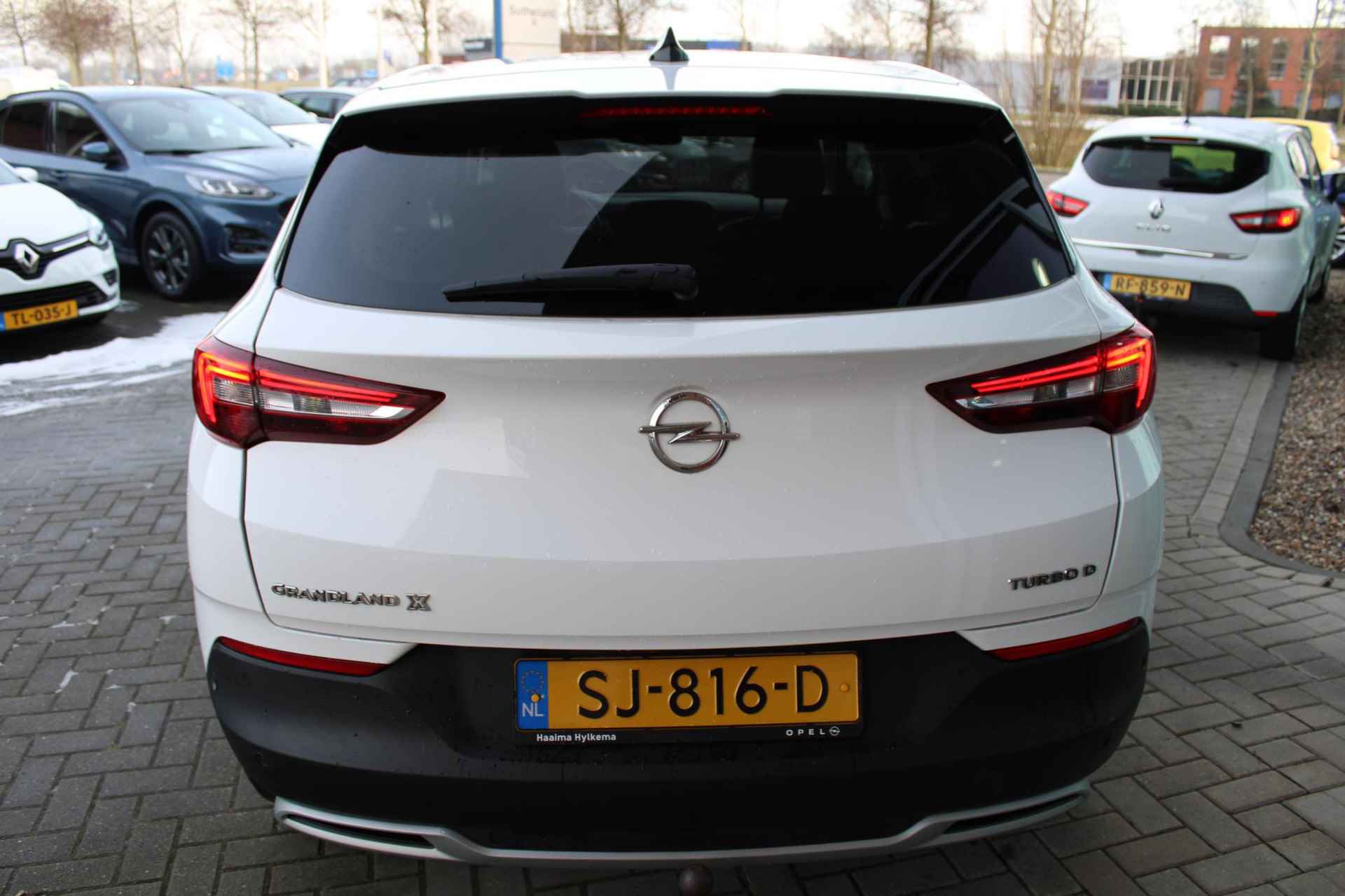 Opel Grandland X 1.6 CDTi Business Executive | Trekhaak | Climate Control | AGR Stoelen | Navigatie | Camera | Electrische achterklep | 18 INCH Lichtmetalen Velgen | Nette Auto! - 10/33