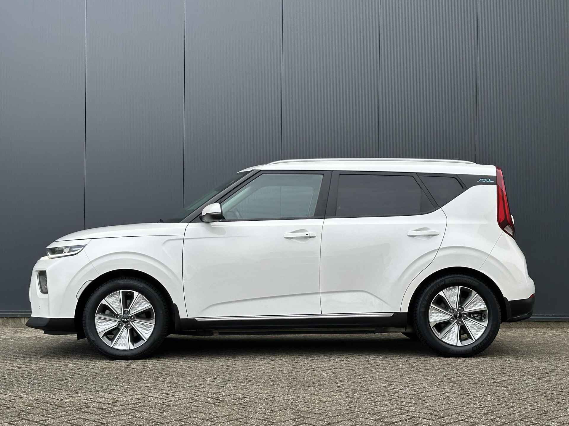 Kia e-Soul DynamicPlusLine 64 kWh | Navi | Clima | Camera | Stoel- en Stuurverwarming | Adaptive Cruise Control | Apple Carplay & Android Auto | - 5/32