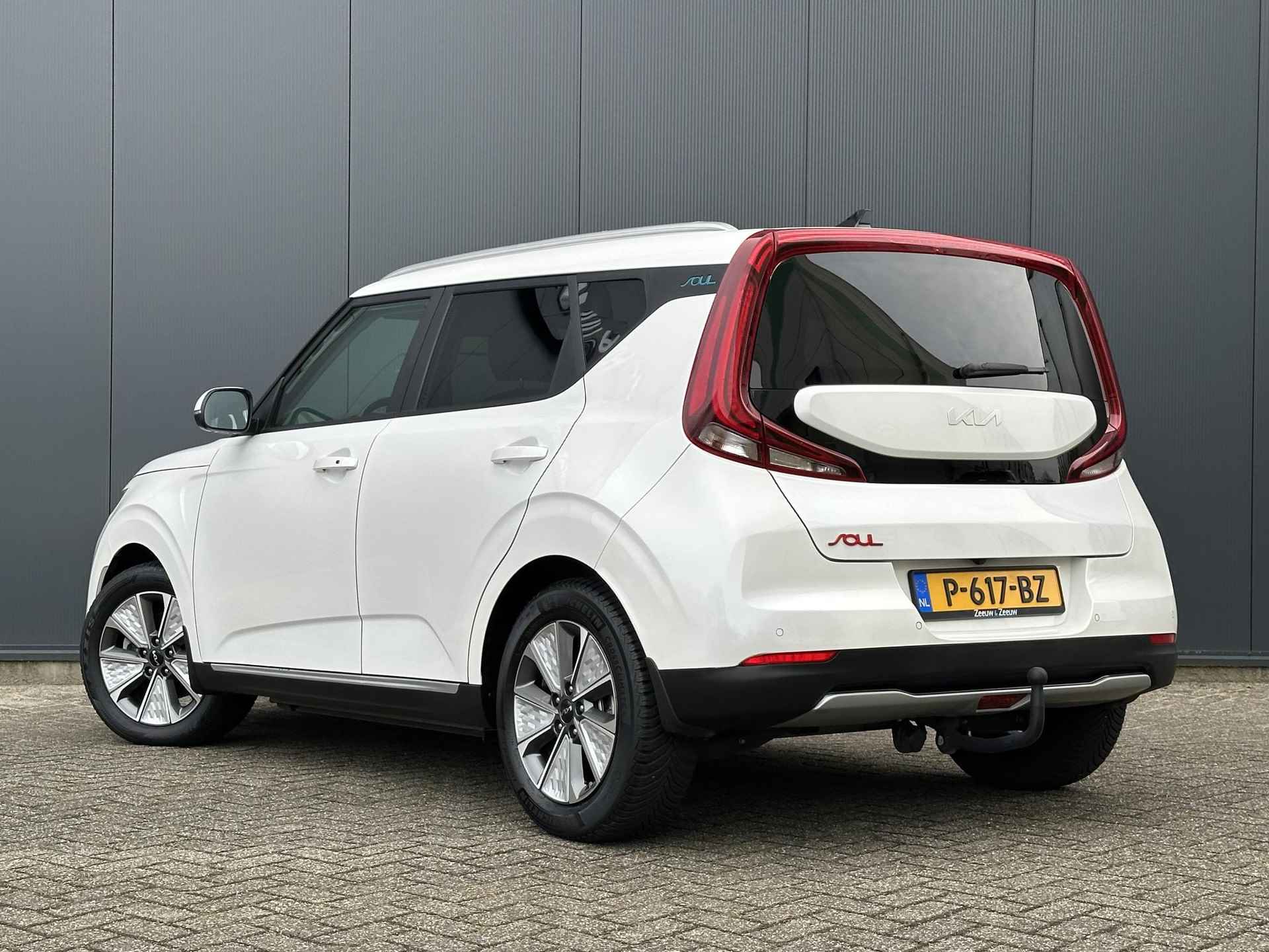 Kia e-Soul DynamicPlusLine 64 kWh | Navi | Clima | Camera | Stoel- en Stuurverwarming | Adaptive Cruise Control | Apple Carplay & Android Auto | - 6/32