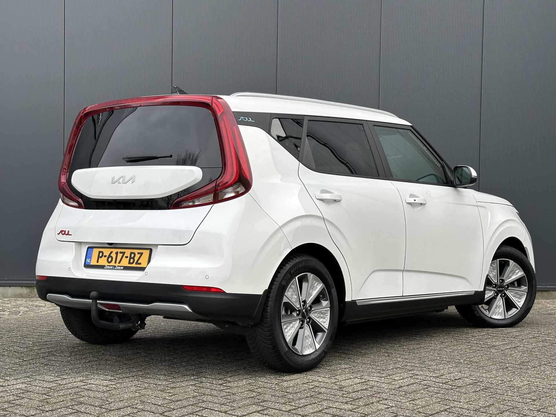 Kia e-Soul DynamicPlusLine 64 kWh | Navi | Clima | Camera | Stoel- en Stuurverwarming | Adaptive Cruise Control | Apple Carplay & Android Auto | - 8/32