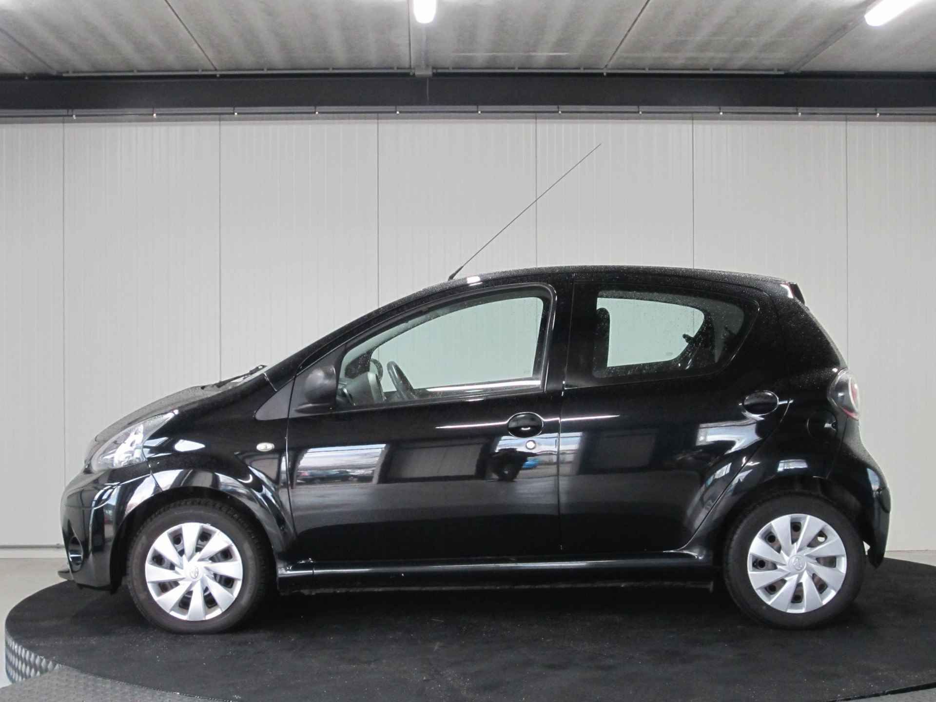 Toyota Aygo 1.0 VVT-i Now Airco - 2/13