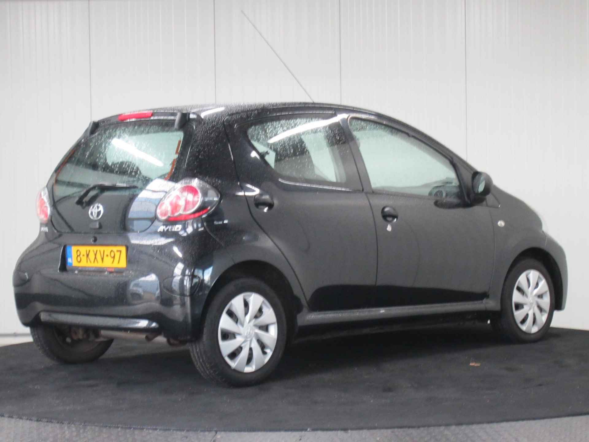 Toyota Aygo 1.0 VVT-i Now Airco - 7/13