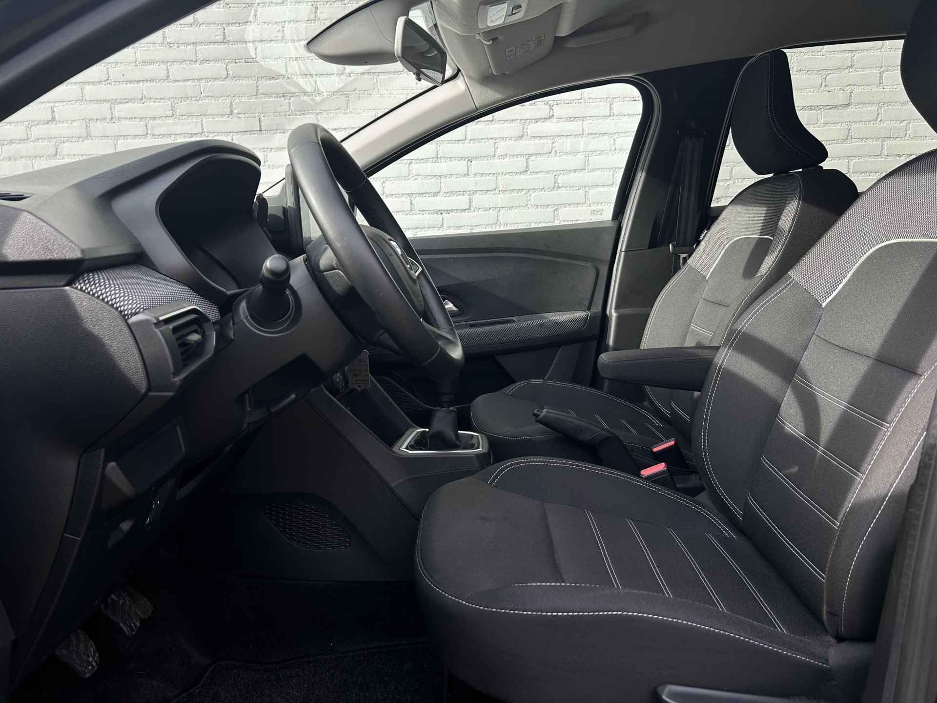 Dacia Jogger 1.0 TCe Comfort 5p. / Cruise / Navi / Apple carplay / Achteruitrij camera / PDC voor + achter / led / armsteun / airco / - 13/38