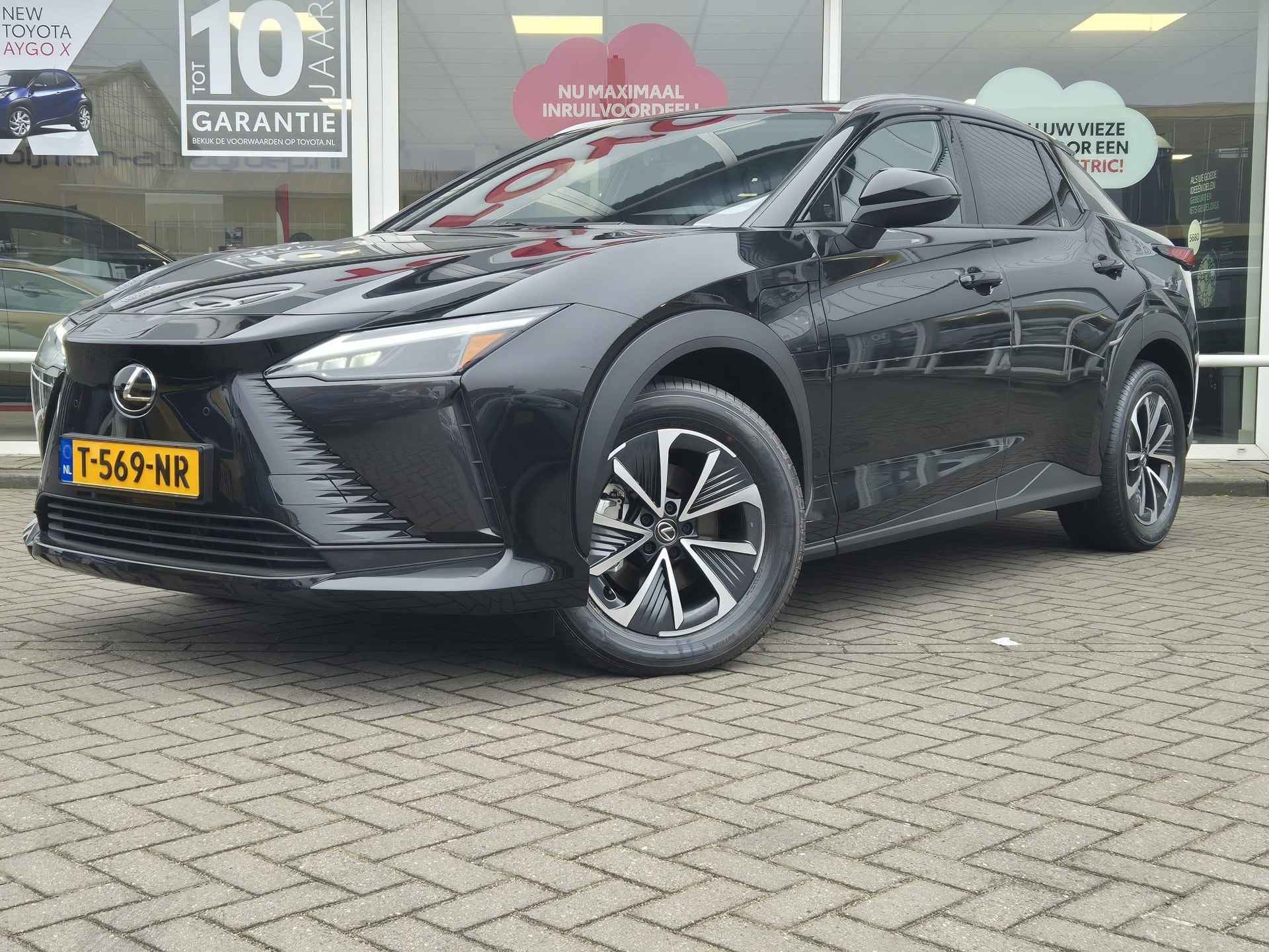 Lexus RZ 450e Executive Line 71 kWh NIEUW & DIRECT LEVERBAAR , Automaat , Stoel/Stuur verwarming ,Leder ,Dodehoek detectie, 10 jaar Lexus garantie, originele NL auto, 435KM - 2/35