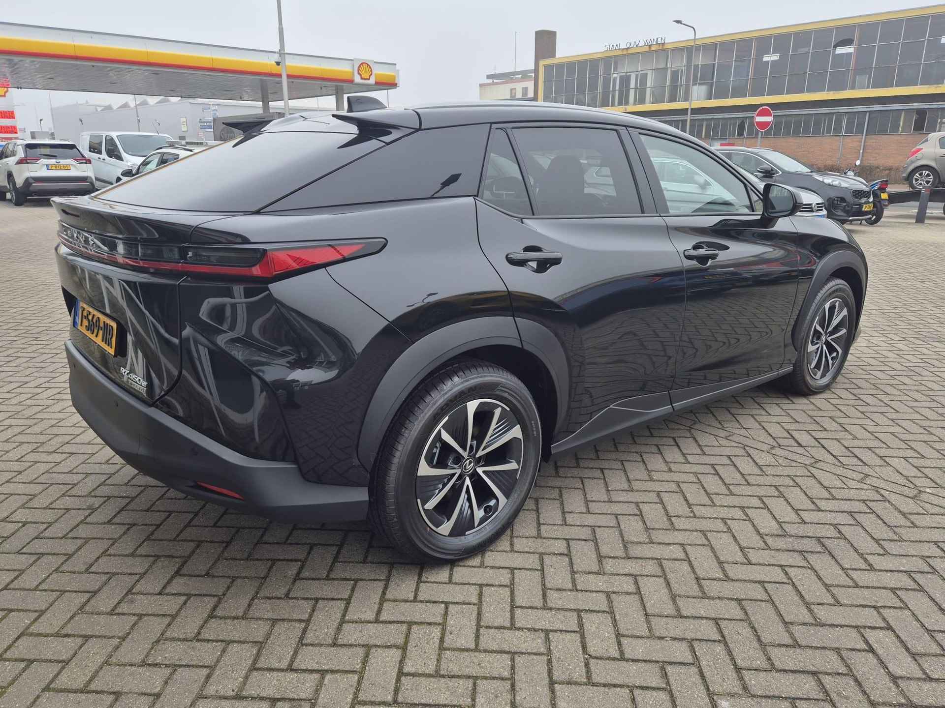 Lexus RZ 450e Executive Line 71 kWh NIEUW & DIRECT LEVERBAAR , Automaat , Stoel/Stuur verwarming ,Leder ,Dodehoek detectie, 10 jaar Lexus garantie, originele NL auto, 435KM - 16/35