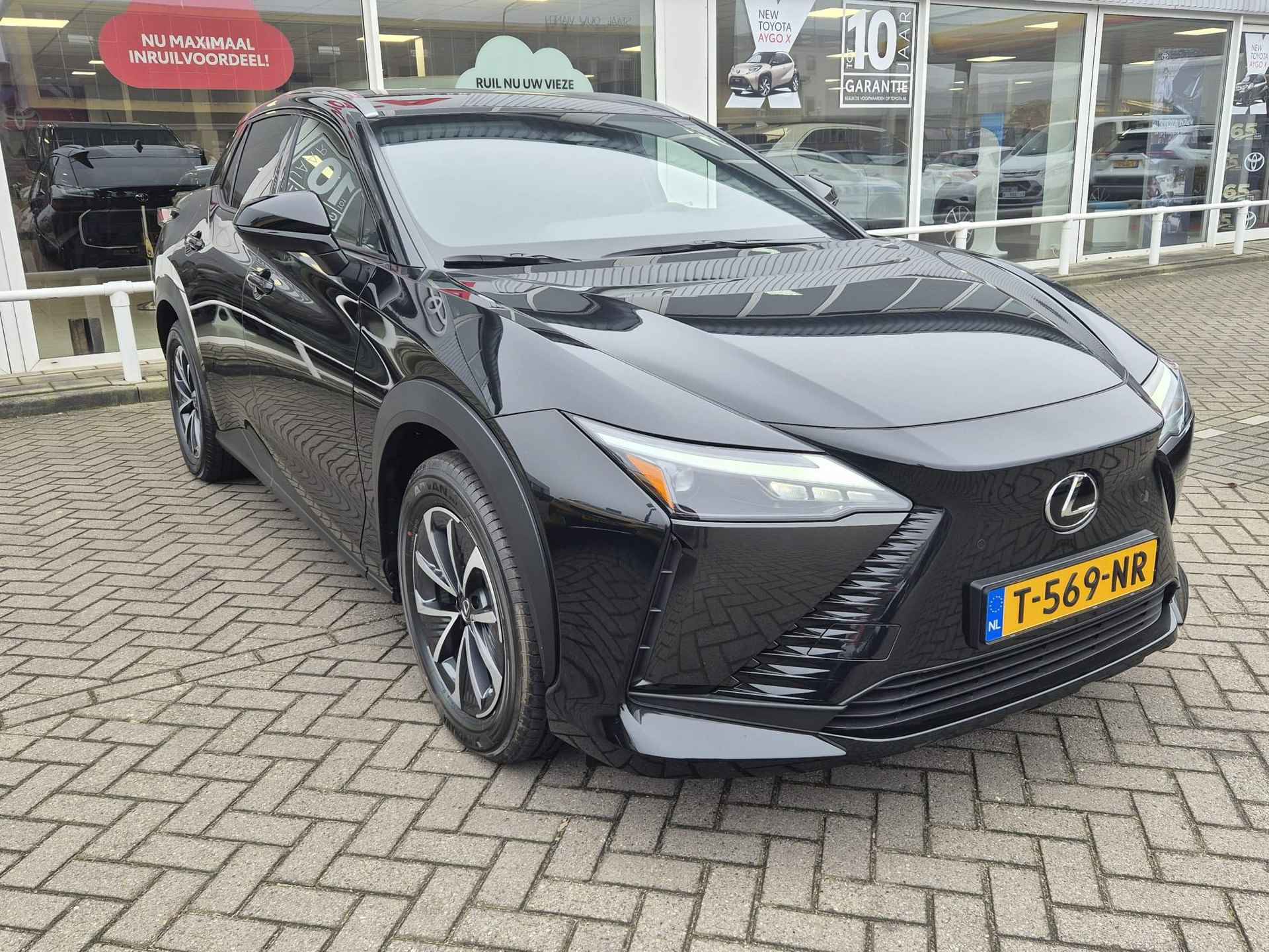 Lexus RZ 450e Executive Line 71 kWh NIEUW & DIRECT LEVERBAAR , Automaat , Stoel/Stuur verwarming ,Leder ,Dodehoek detectie, 10 jaar Lexus garantie, originele NL auto, 435KM - 34/35