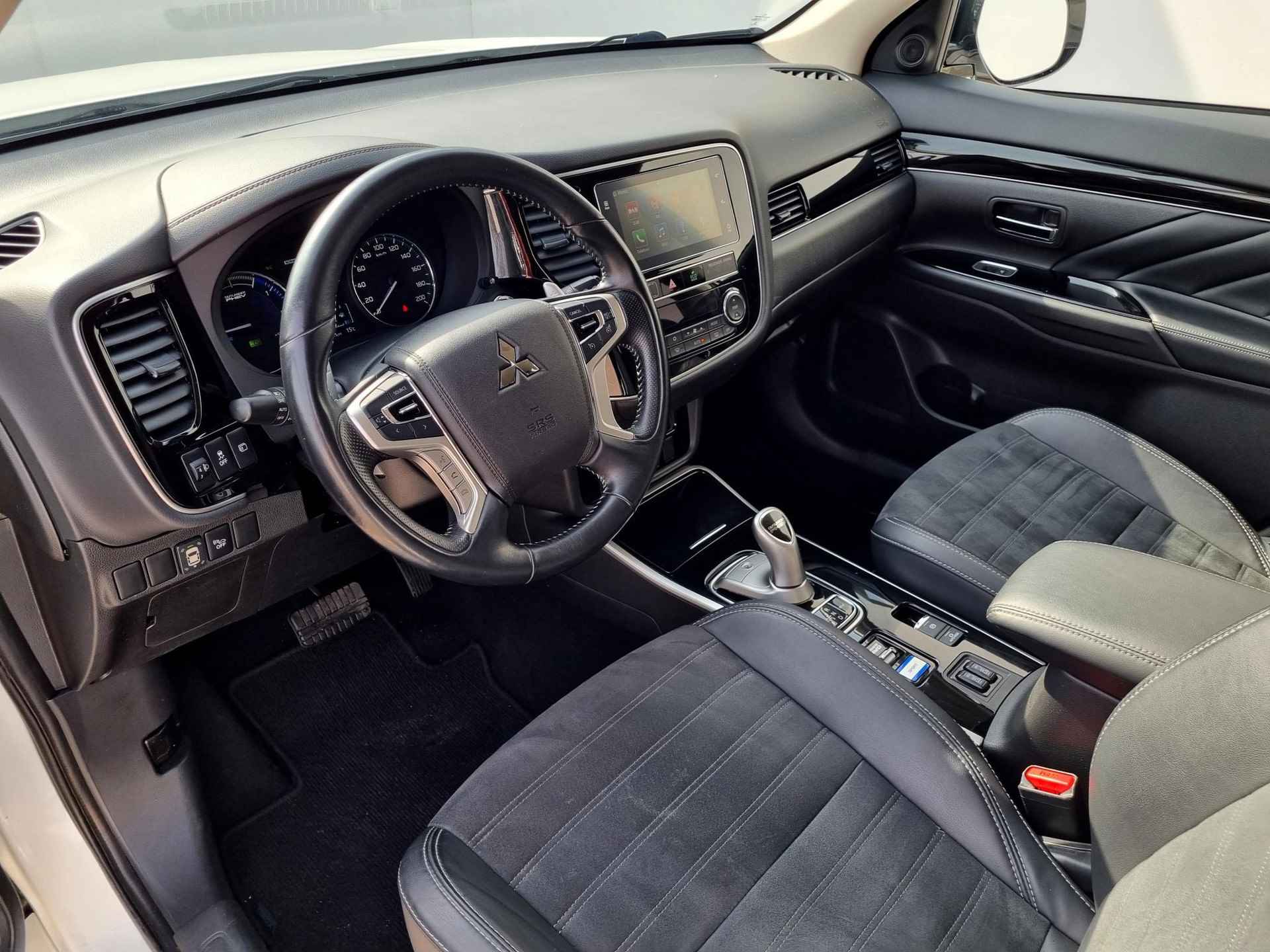 Mitsubishi Outlander 2.4 PHEV Intense S-AWC 4WD Automaat / Trekhaak (1500KG Trekgewicht) / Dealeronderhouden / Navigatie via Android Auto/Apple Carplay - 29/46