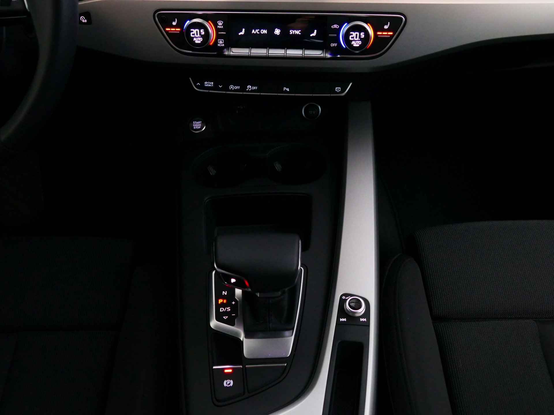 Audi A4 Avant 40 TFSI 204PK S-LINE EDITION LED NAVI VIR.COCKPIT ADAP.CRUIS ELEK.KLEP 08/2024 - 25/76