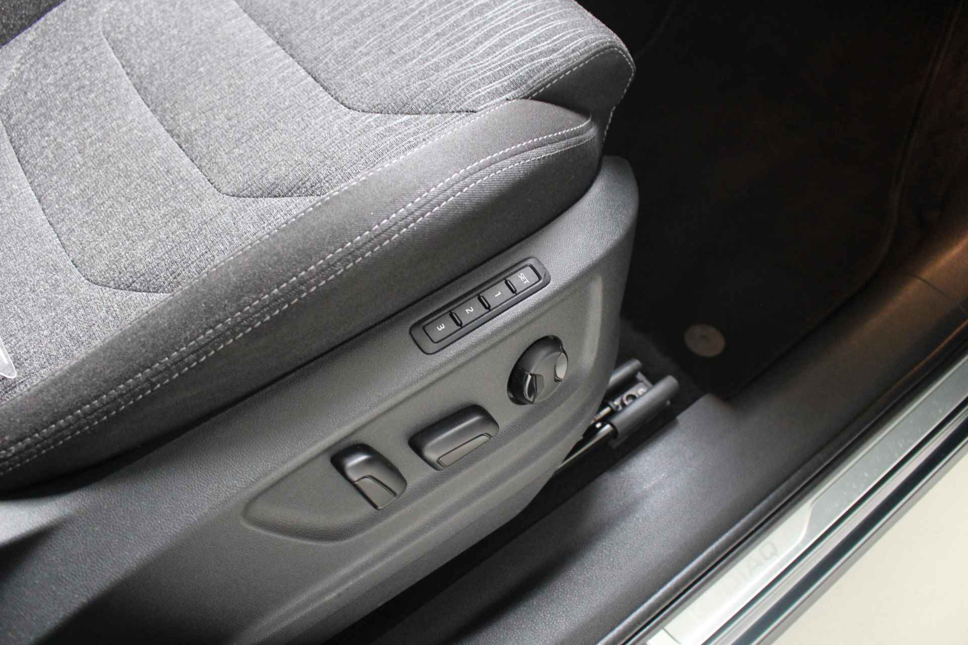 Škoda Kodiaq 1.5 TSI DSG Style 7-Persoons Navigatie | Apple Carplay | Android Auto | Stoelverwarming | Parkeersensoren . - 12/33