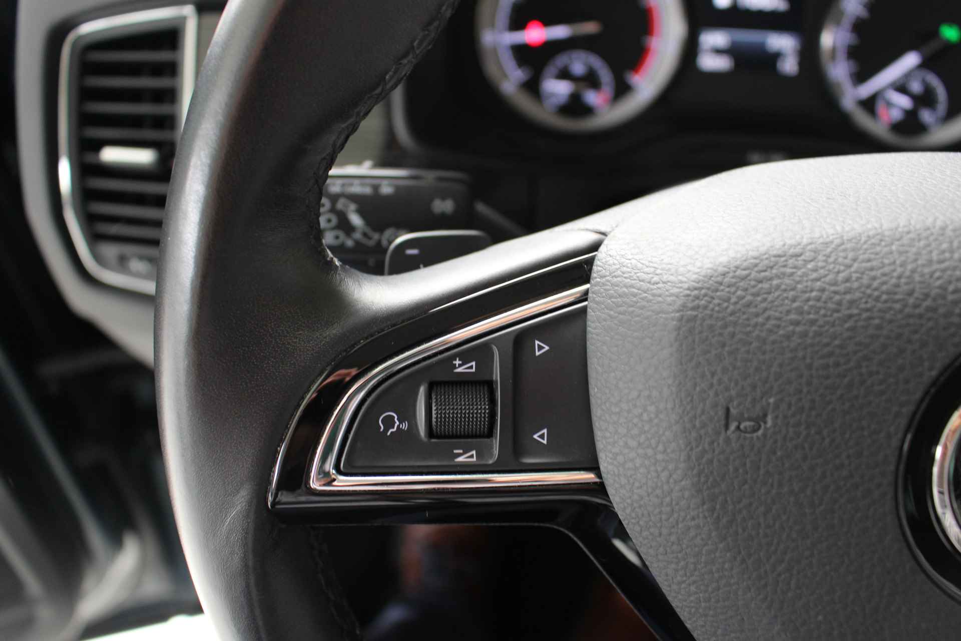 Škoda Kodiaq 1.5 TSI DSG Style 7-Persoons Navigatie | Apple Carplay | Android Auto | Stoelverwarming | Parkeersensoren . - 23/33