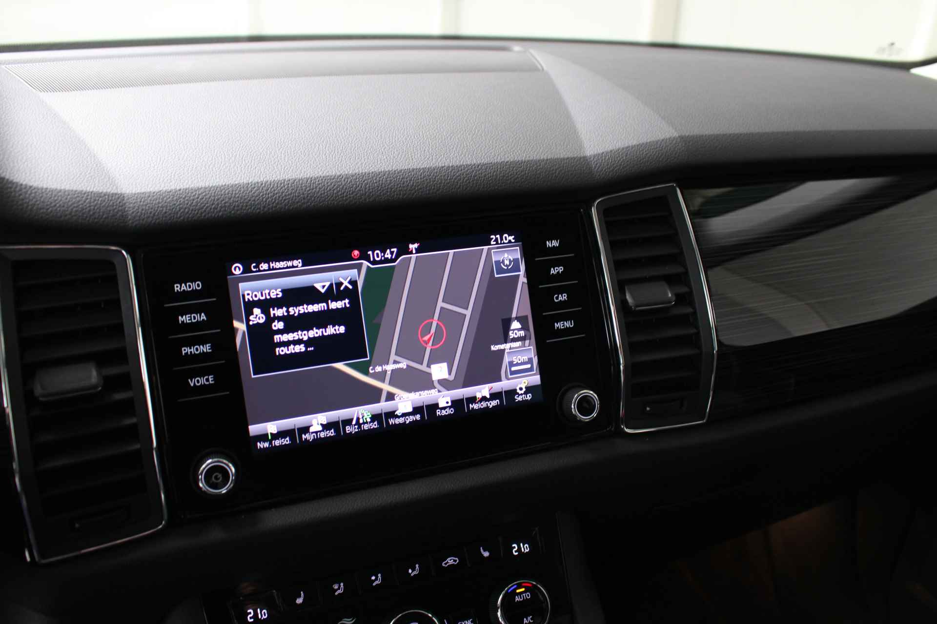 Škoda Kodiaq 1.5 TSI DSG Style 7-Persoons Navigatie | Apple Carplay | Android Auto | Stoelverwarming | Parkeersensoren . - 25/33