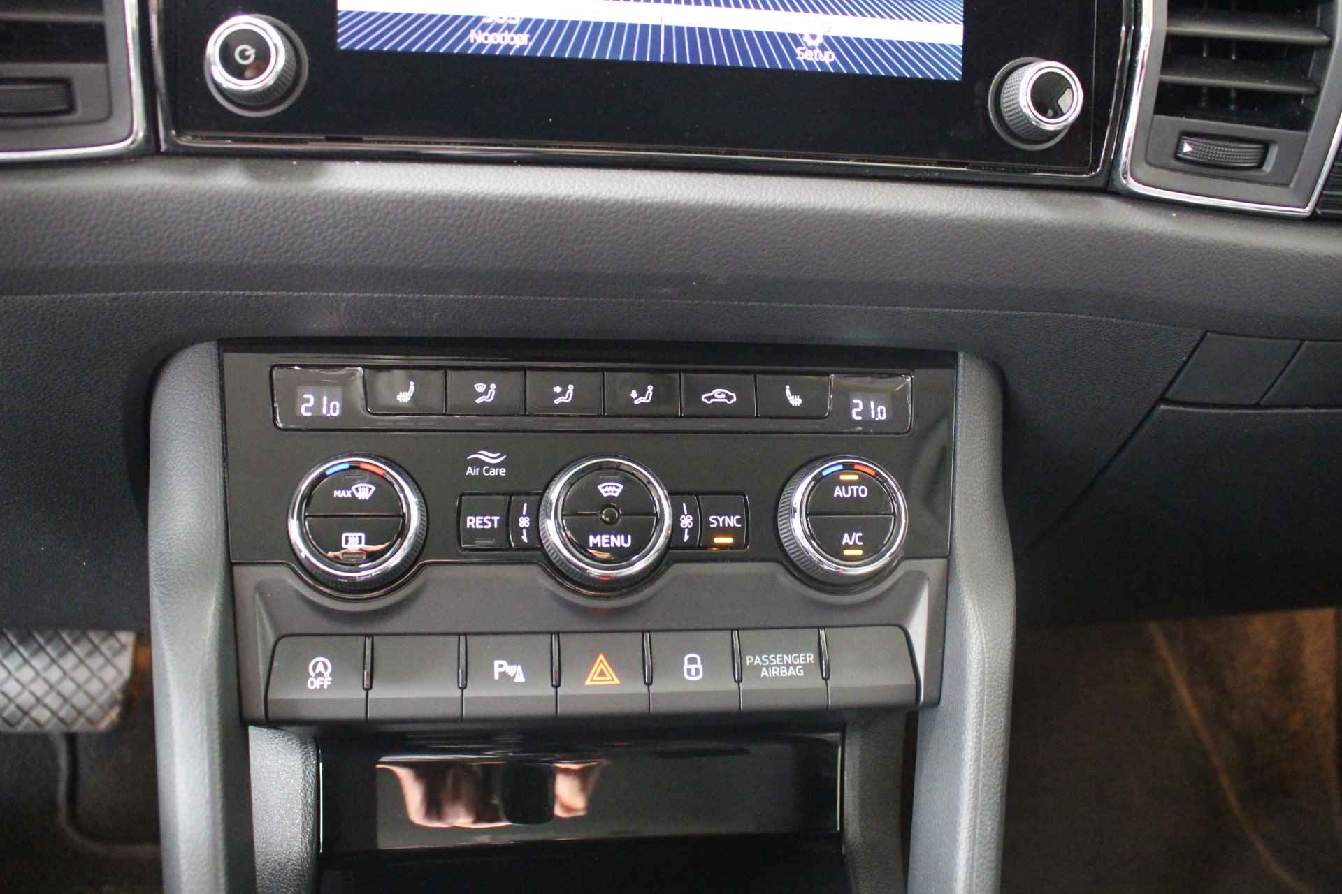 Škoda Kodiaq 1.5 TSI DSG Style 7-Persoons Navigatie | Apple Carplay | Android Auto | Stoelverwarming | Parkeersensoren . - 30/33