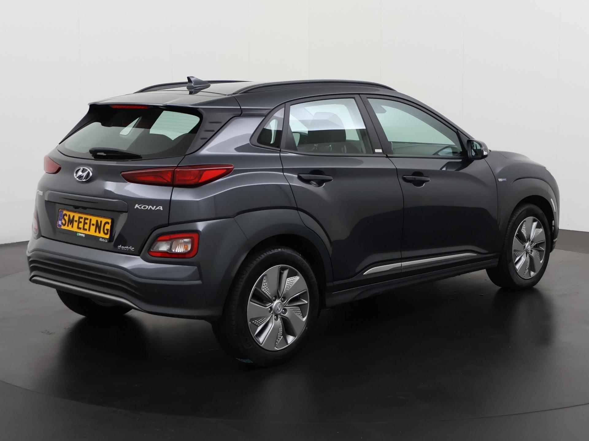 Hyundai Kona EV 64 kWh | Navigatie | Zondag Open! - 4/39