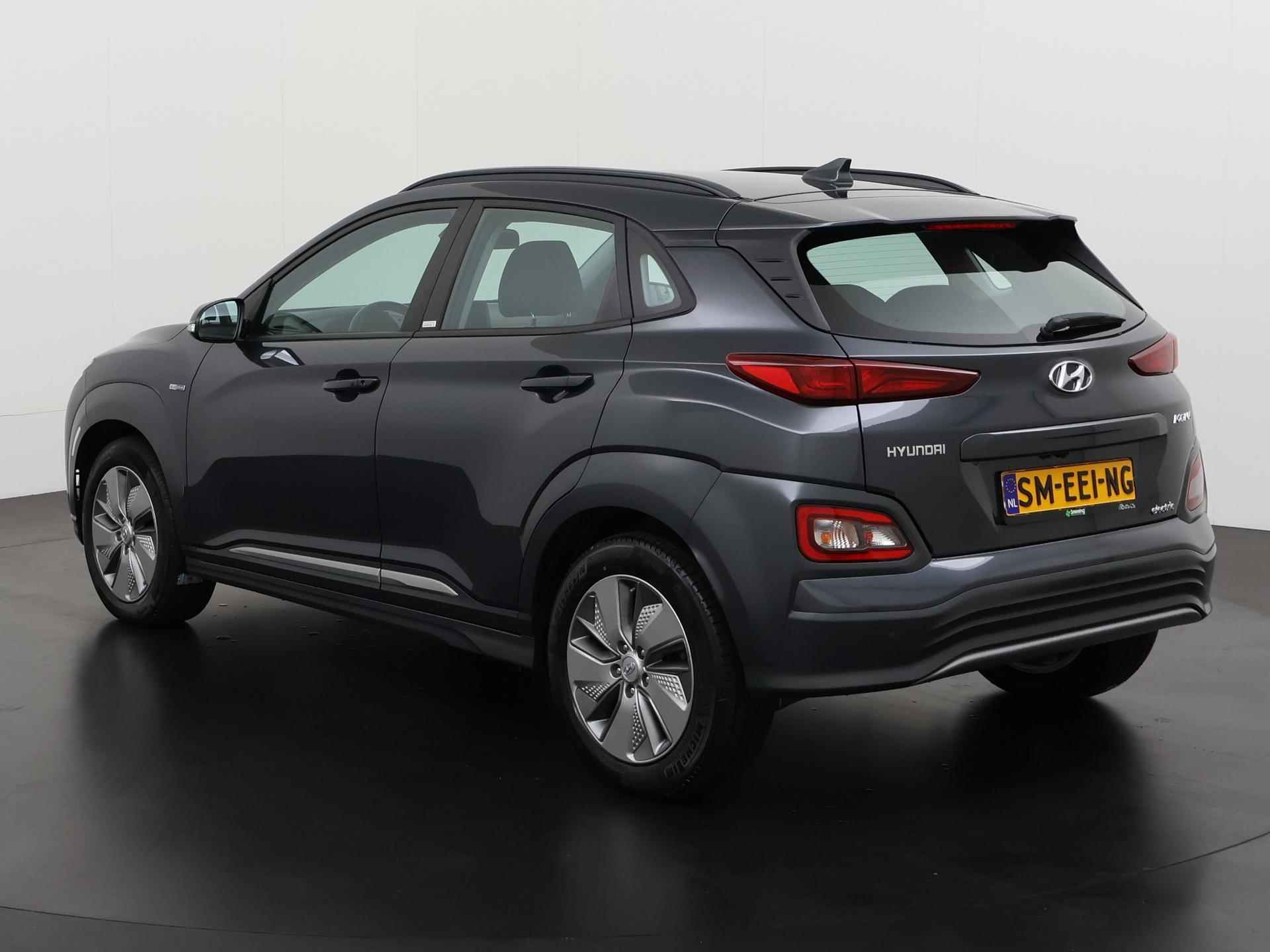 Hyundai Kona EV 64 kWh | Navigatie | Zondag Open! - 6/39